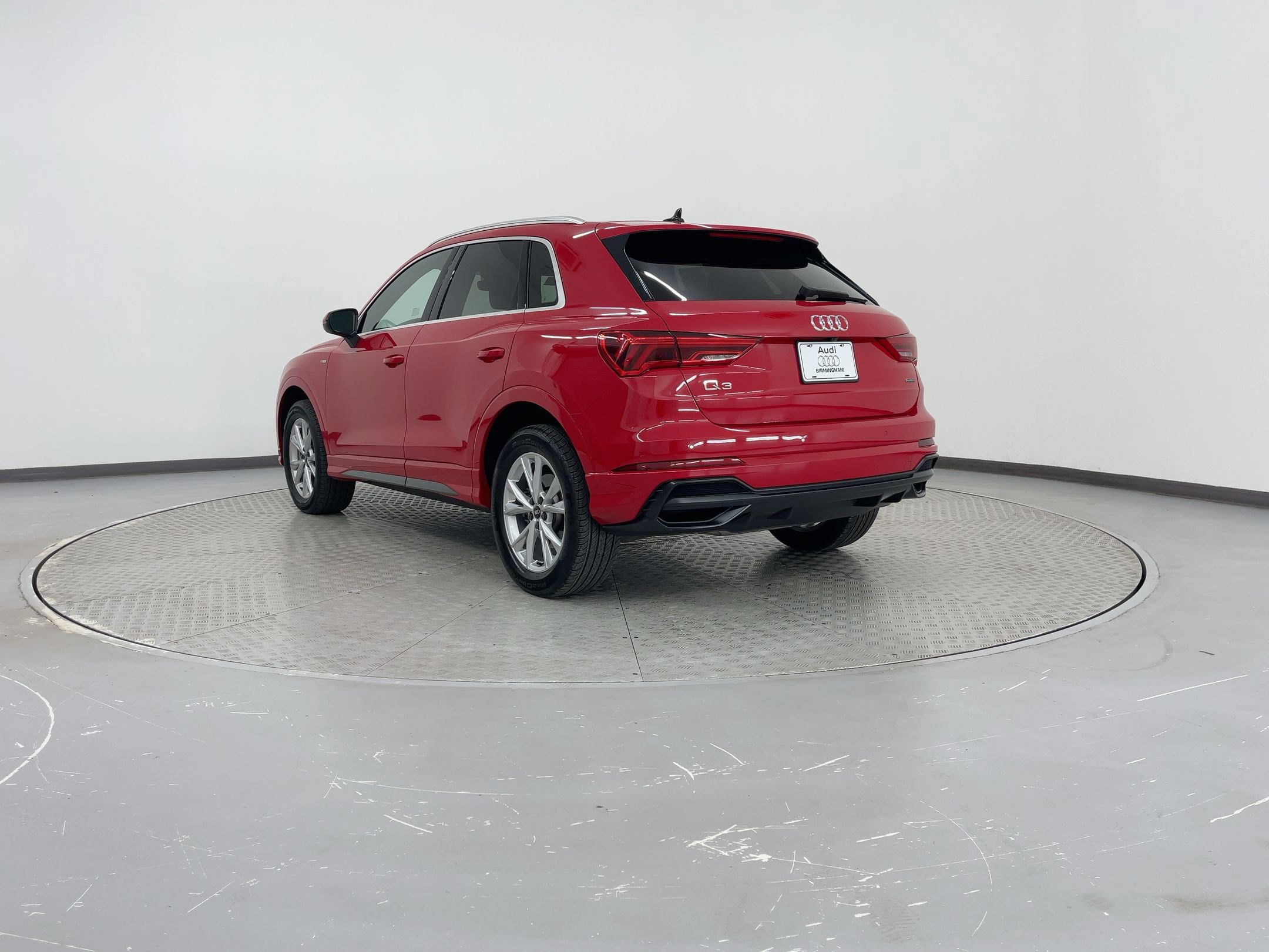 2022 Audi Q3 S line Premium Plus photo 2
