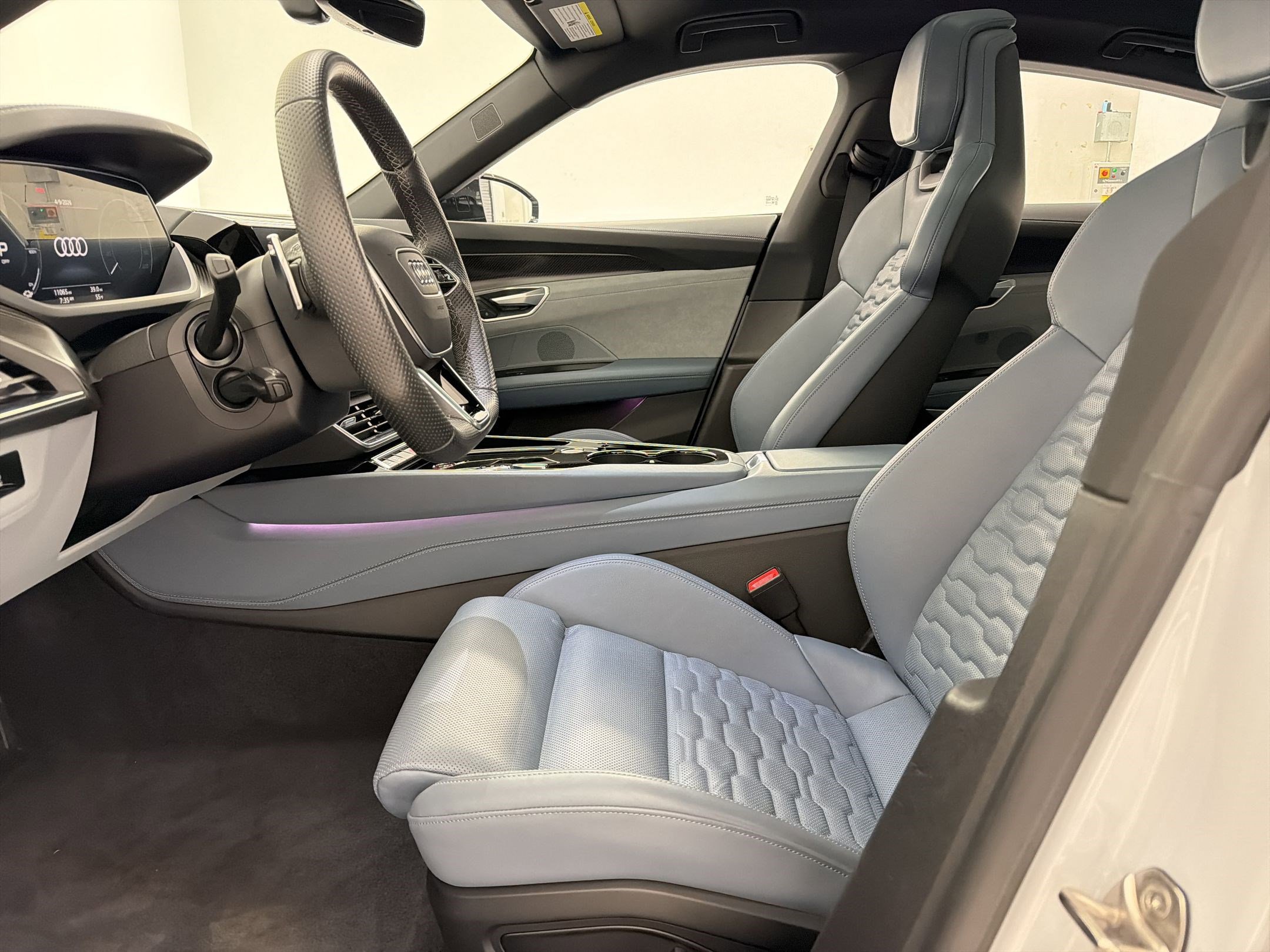 2022 Audi e-tron GT Prestige photo 4