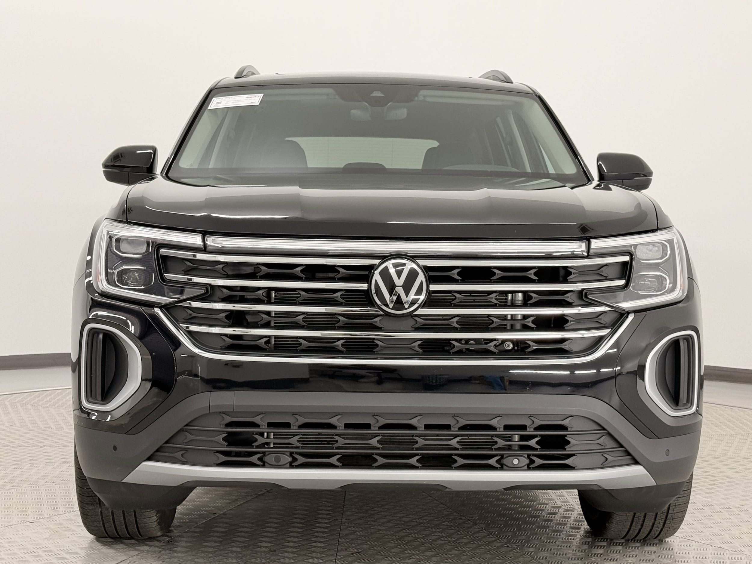 Used 2025 Volkswagen Atlas SE w/Tech with VIN 1V2JR2CA4SC523550 for sale in Irondale, AL