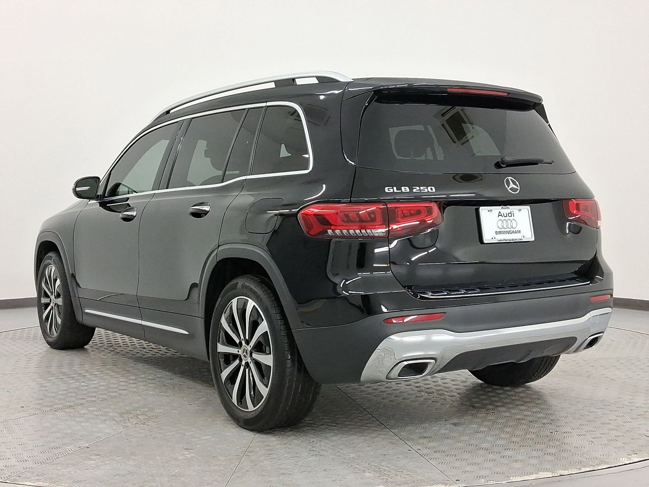 2023 Mercedes Benz GLB 250 photo 2