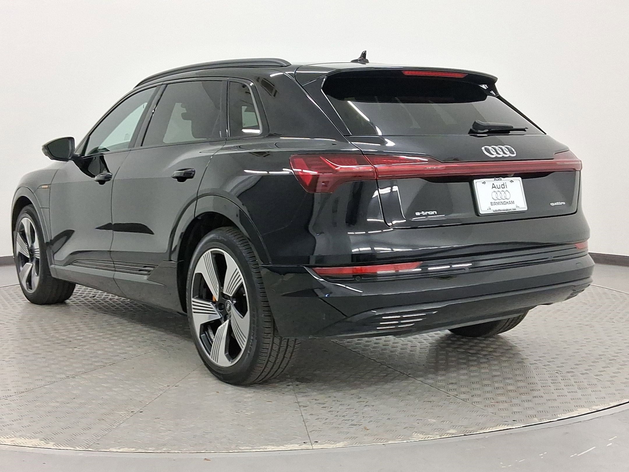 2022 Audi e-tron Premium Plus photo 3