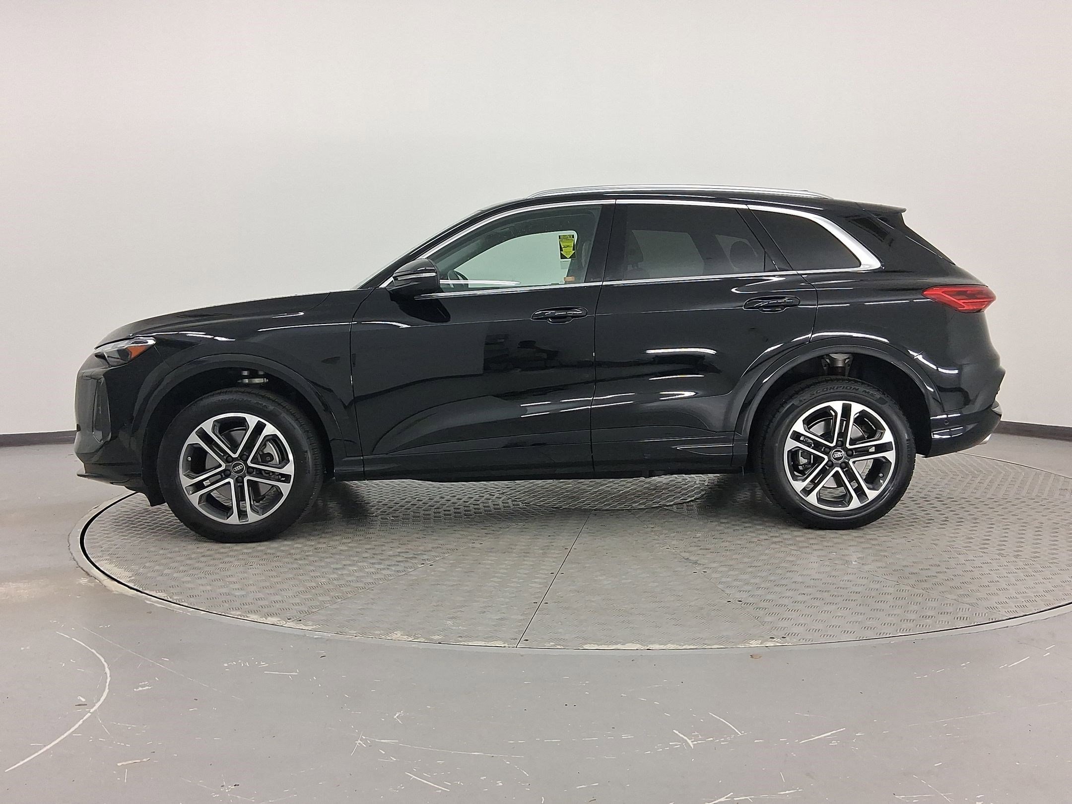2025 Audi Q5 2.0T Premium photo 2
