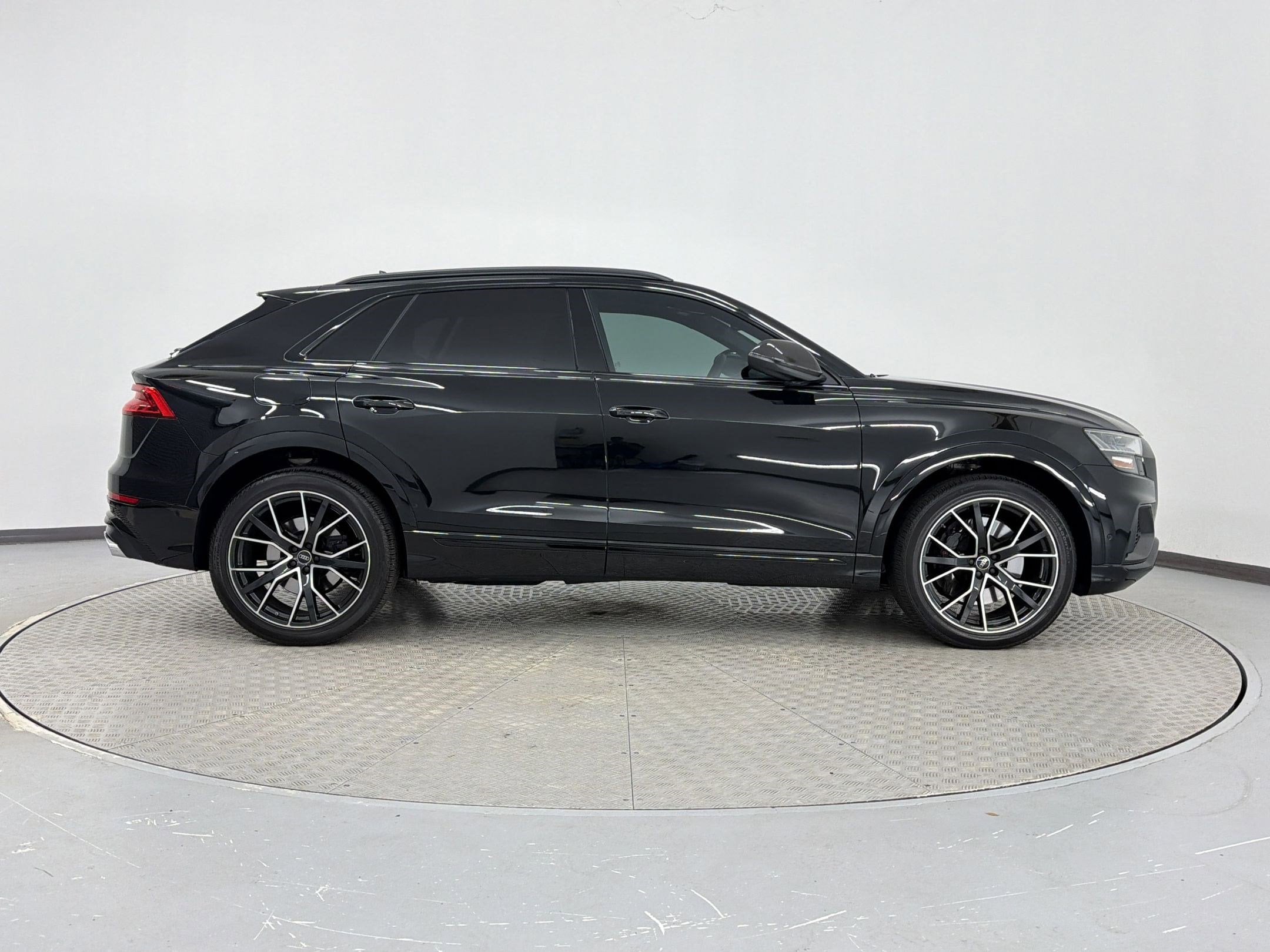 2023 Audi SQ8 Prestige photo 3