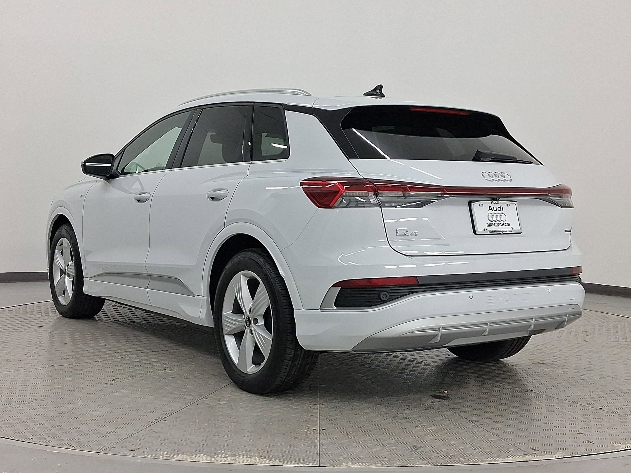 2024 Audi Q4 E-tron Premium photo 3