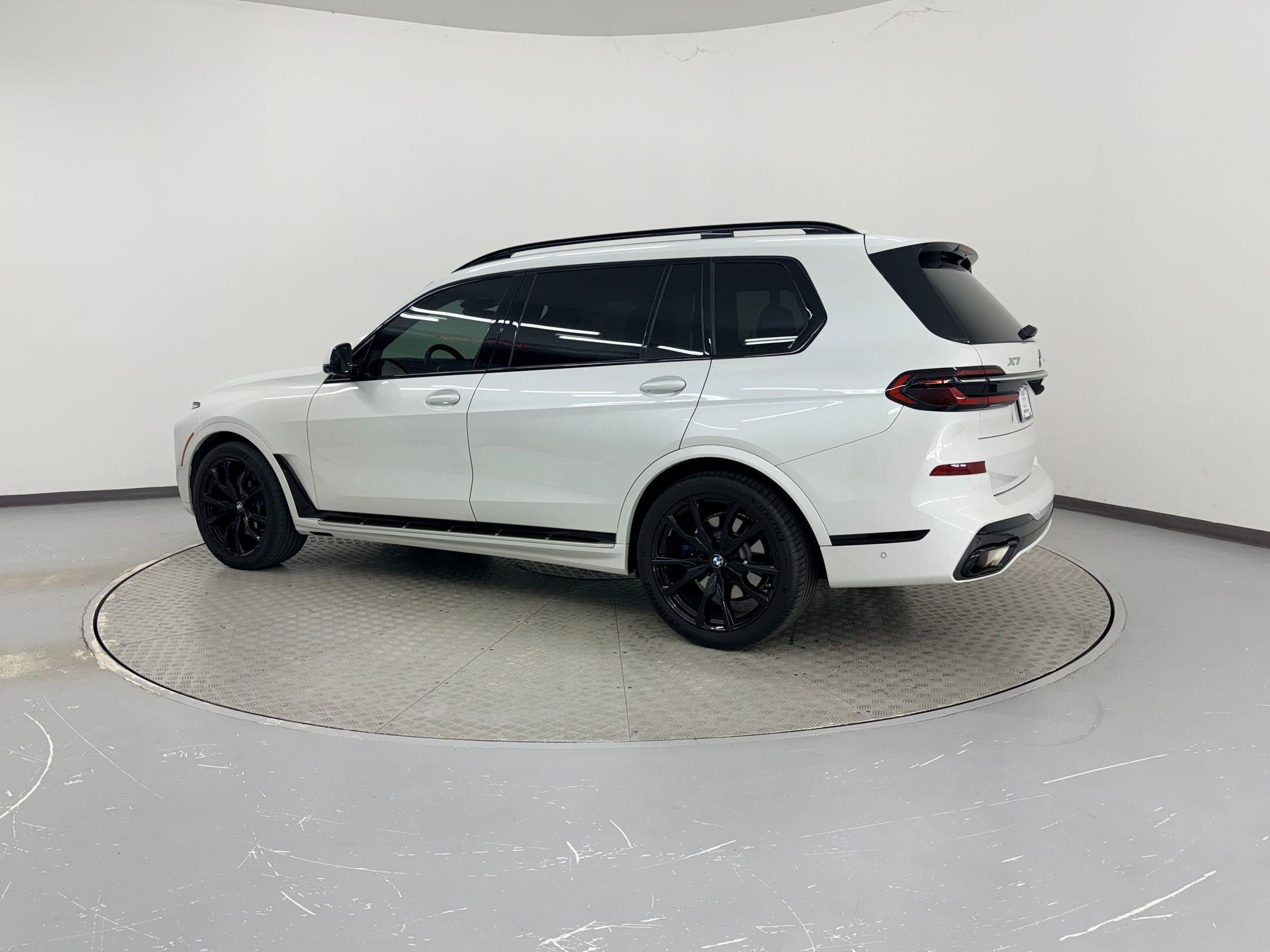 2023 BMW X7 xDrive40i photo 3