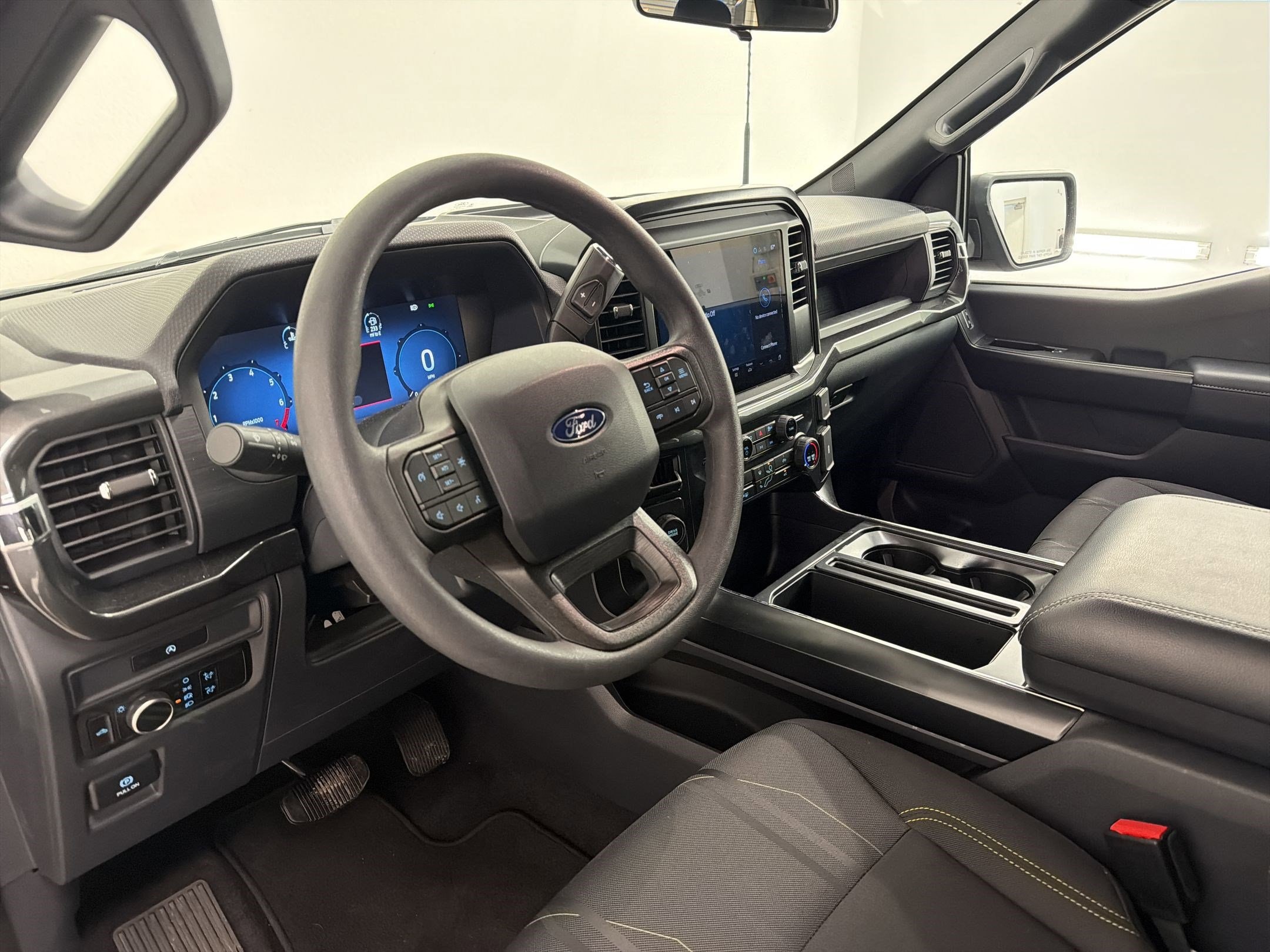 2025 Ford F-150 STX photo 4