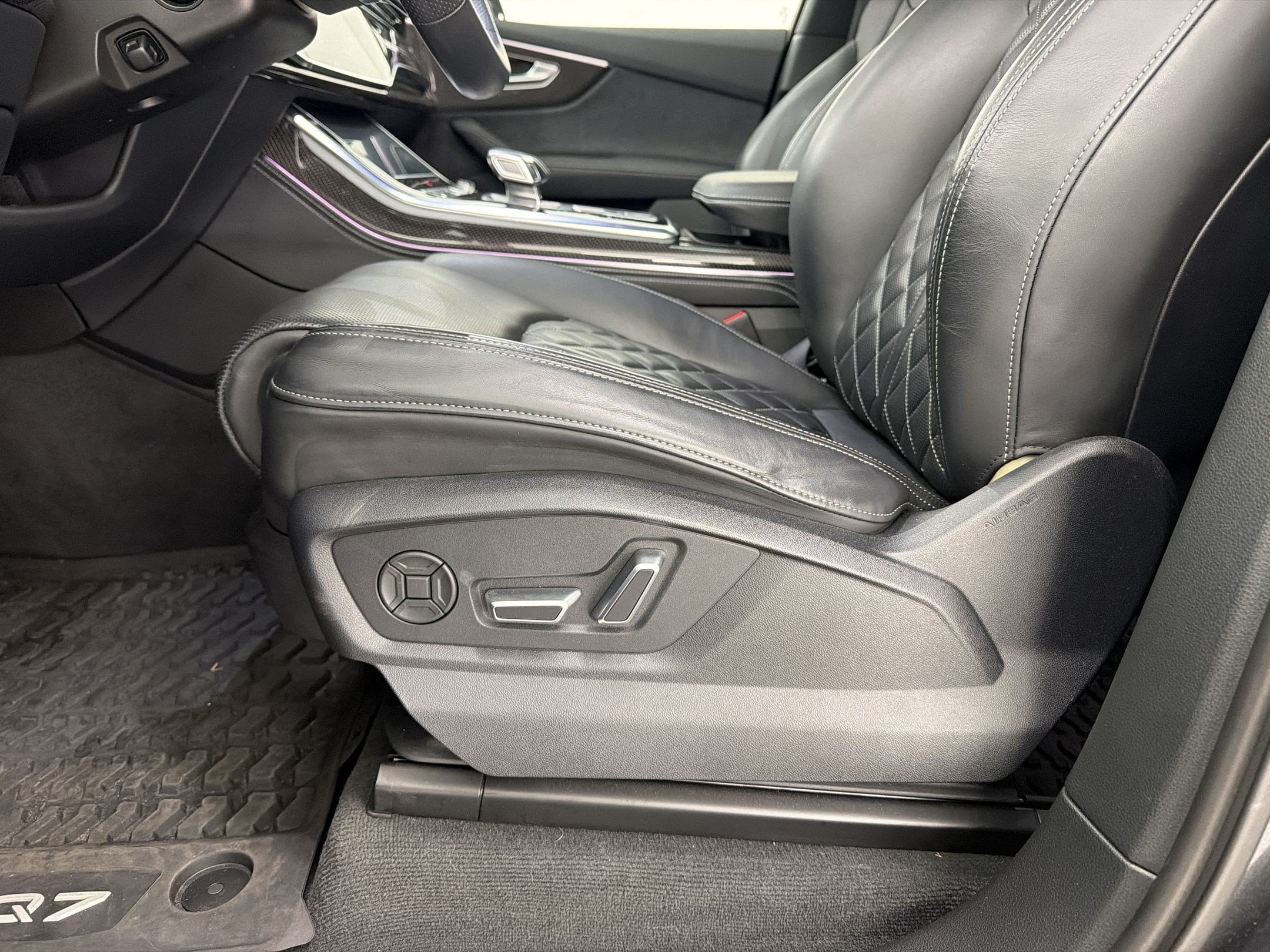 SQ7 Prestige SUV