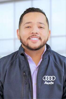 Staff member Roberto Rodriguez from ID_c36d90f0d855