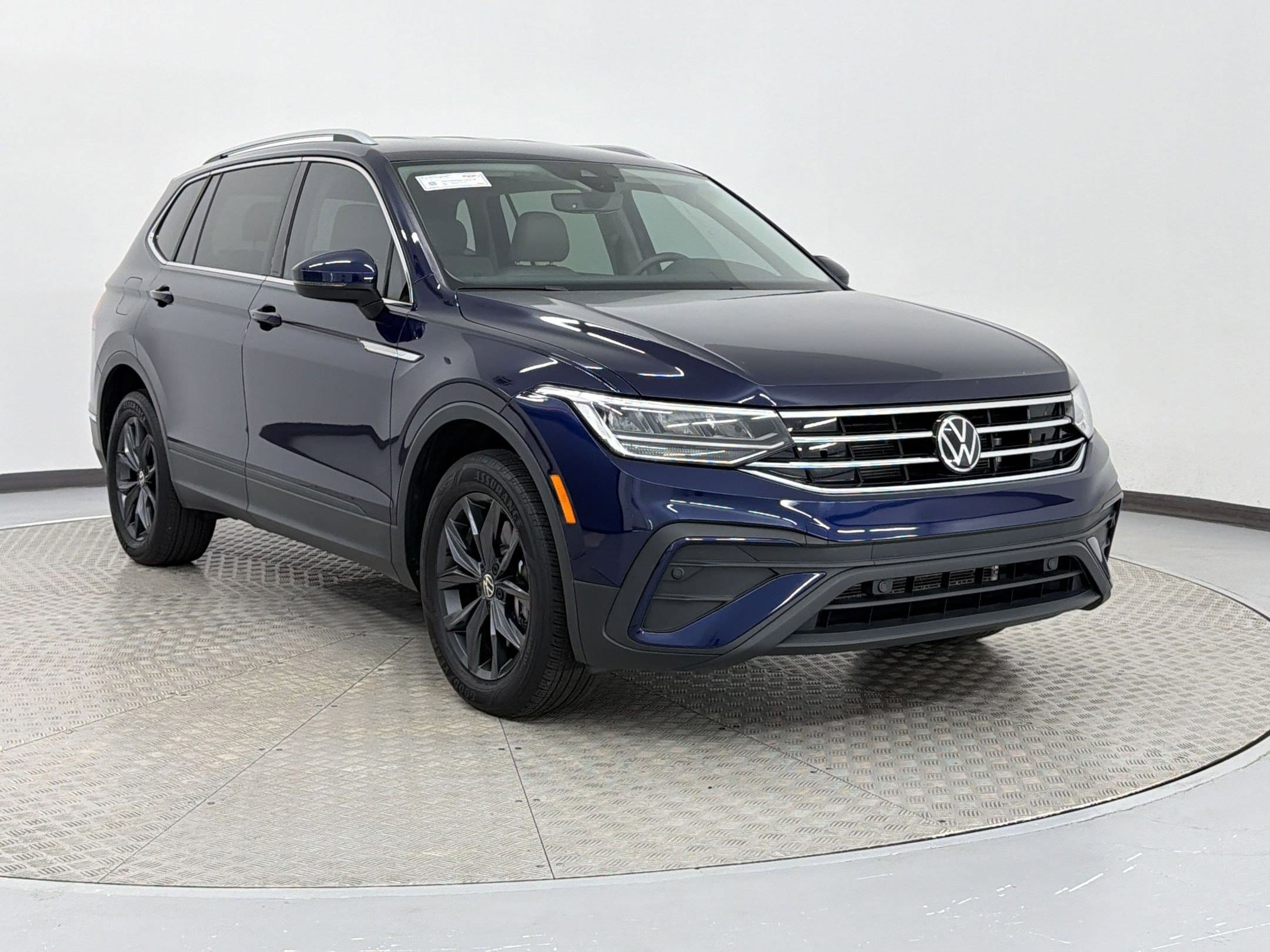 2023 Volkswagen Tiguan SE photo 6