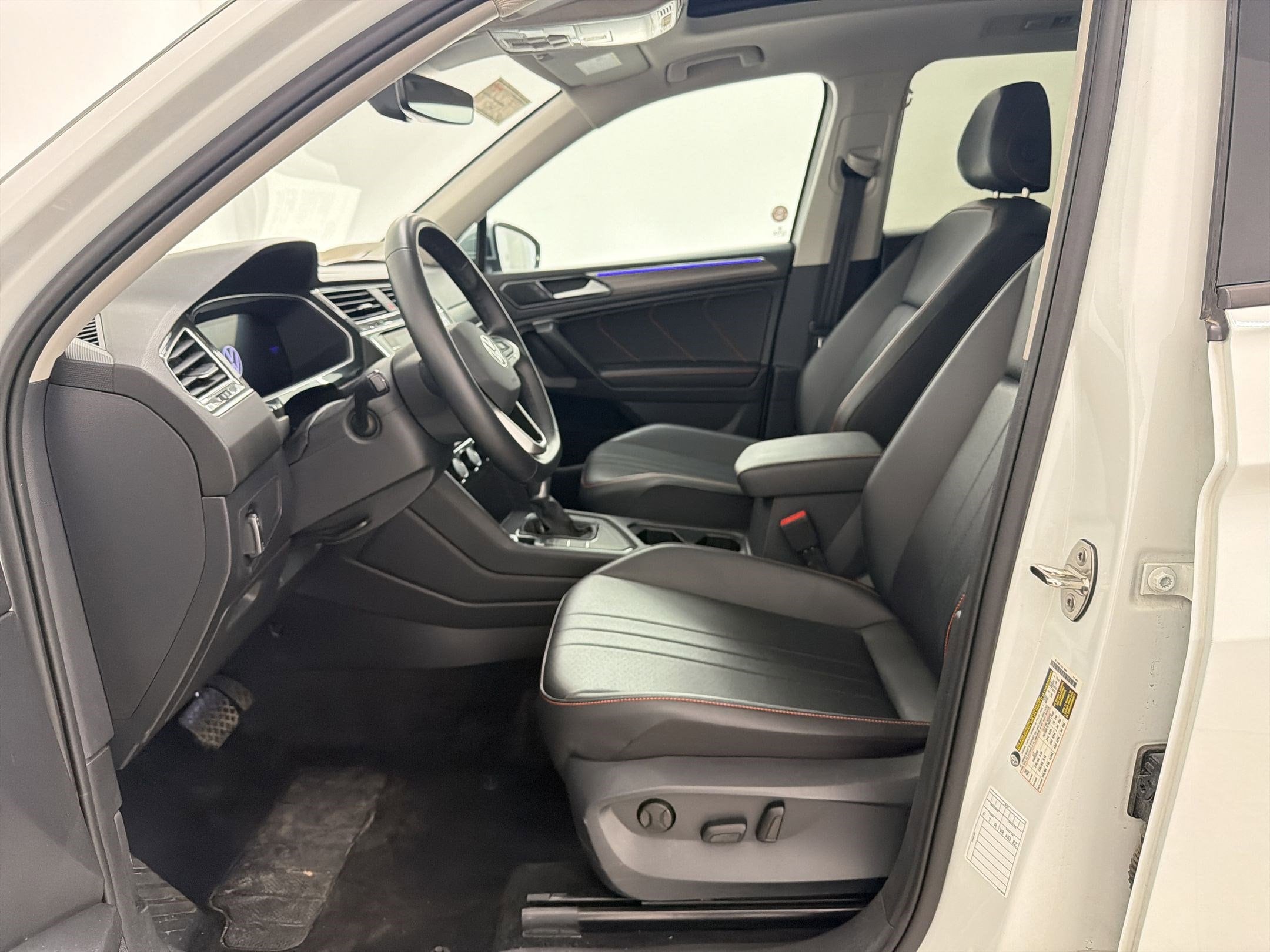 2024 Volkswagen Tiguan Wolfsburg Edition photo 4