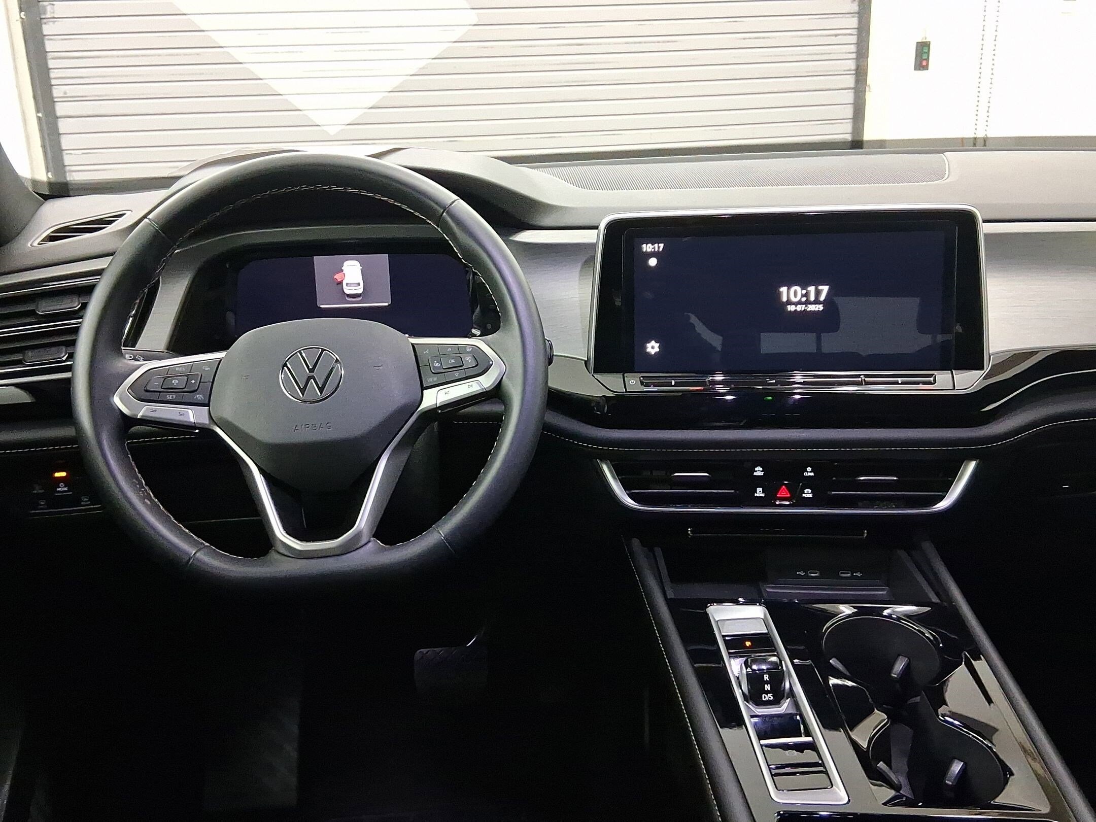 2024 Volkswagen Atlas Cross Sport SE Technology photo 4