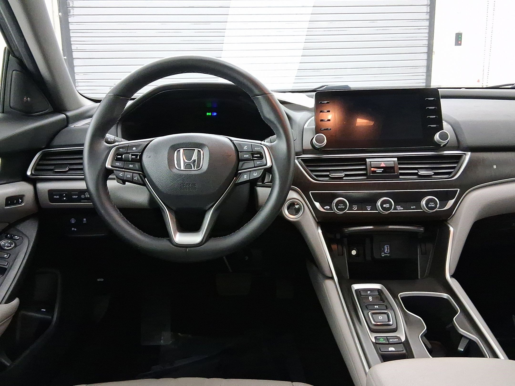 2019 Honda Accord Hybrid Touring photo 4