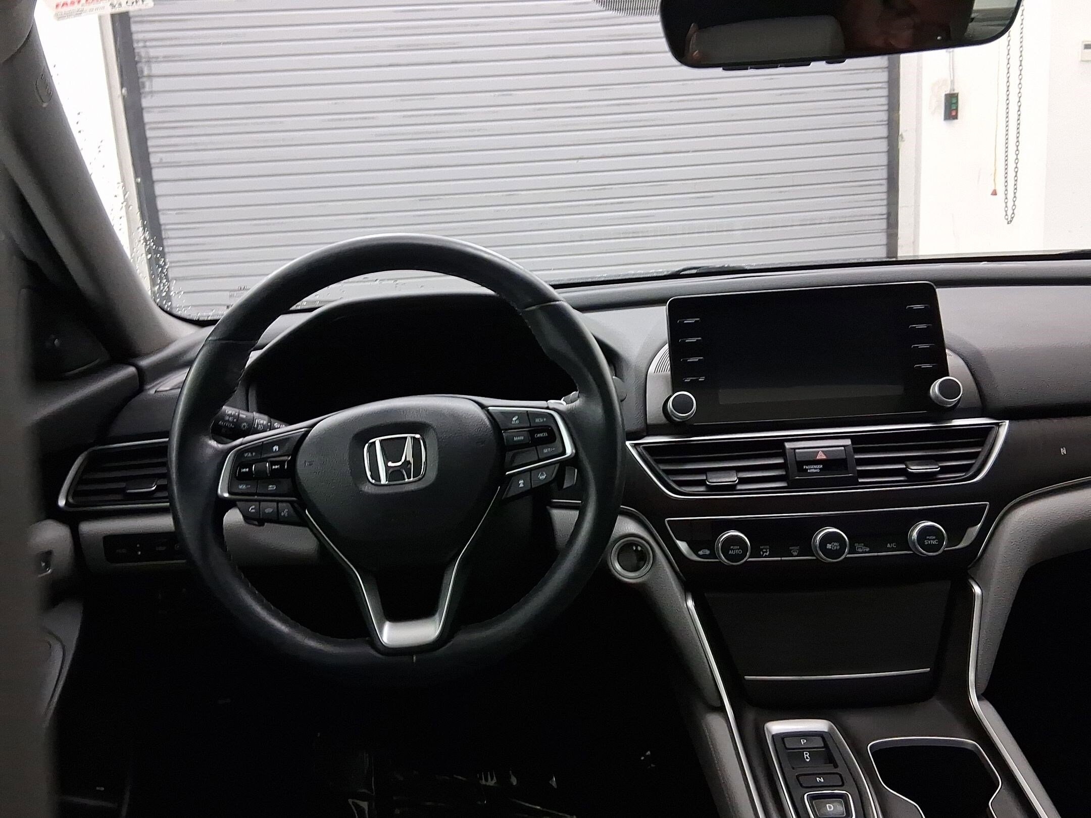 2019 Honda Accord Touring 2.0T photo 4