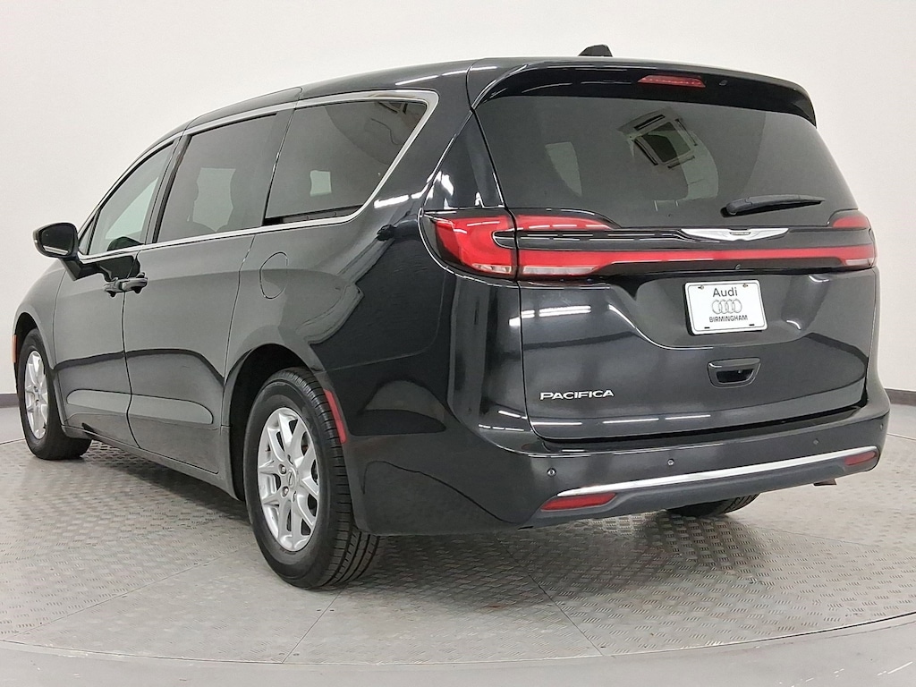 Used 2023 Chrysler Pacifica Touring L Van Passenger Van