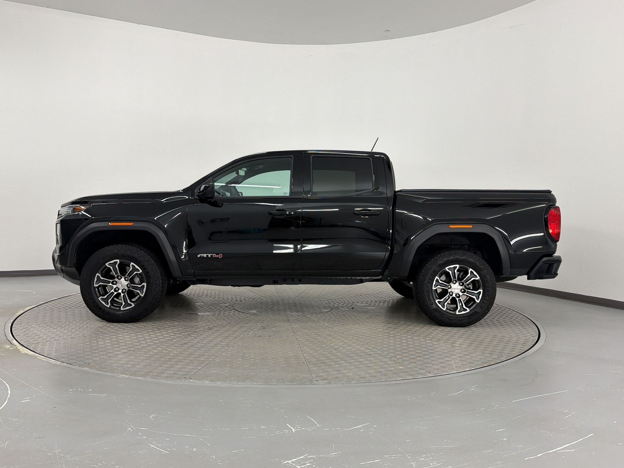 Canyon 4WD AT4 Truck Crew Cab