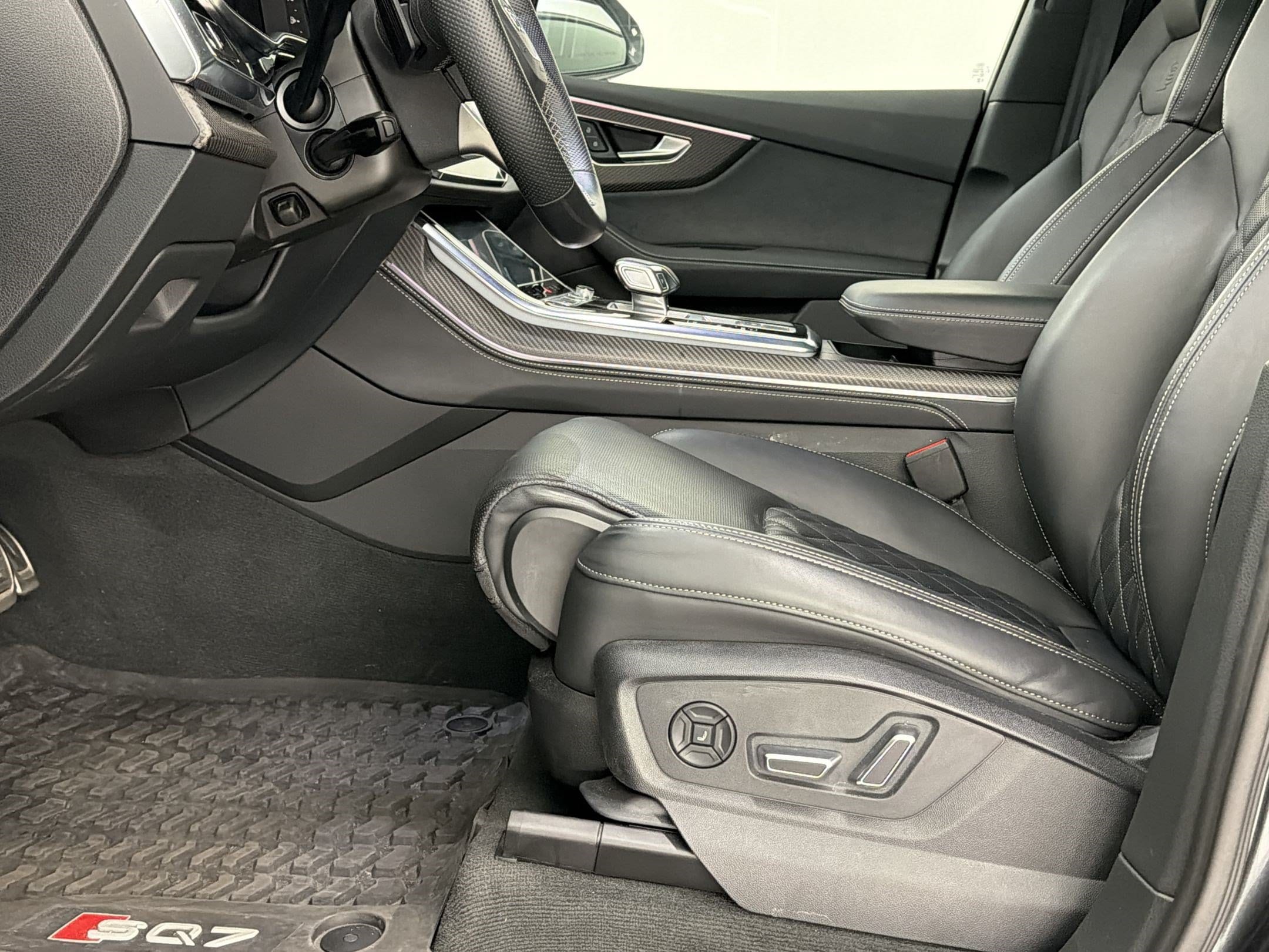 2025 Audi SQ7 Prestige SUV
