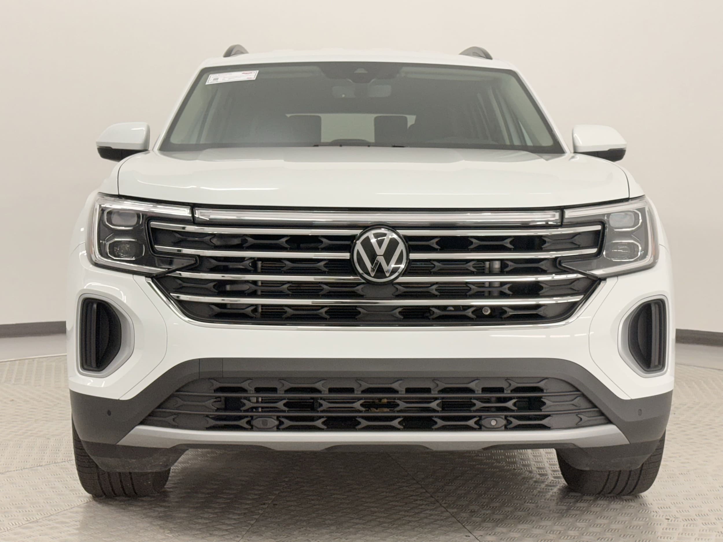 Used 2024 Volkswagen Atlas SE w/Tech with VIN 1V2WR2CA2RC513907 for sale in Irondale, AL