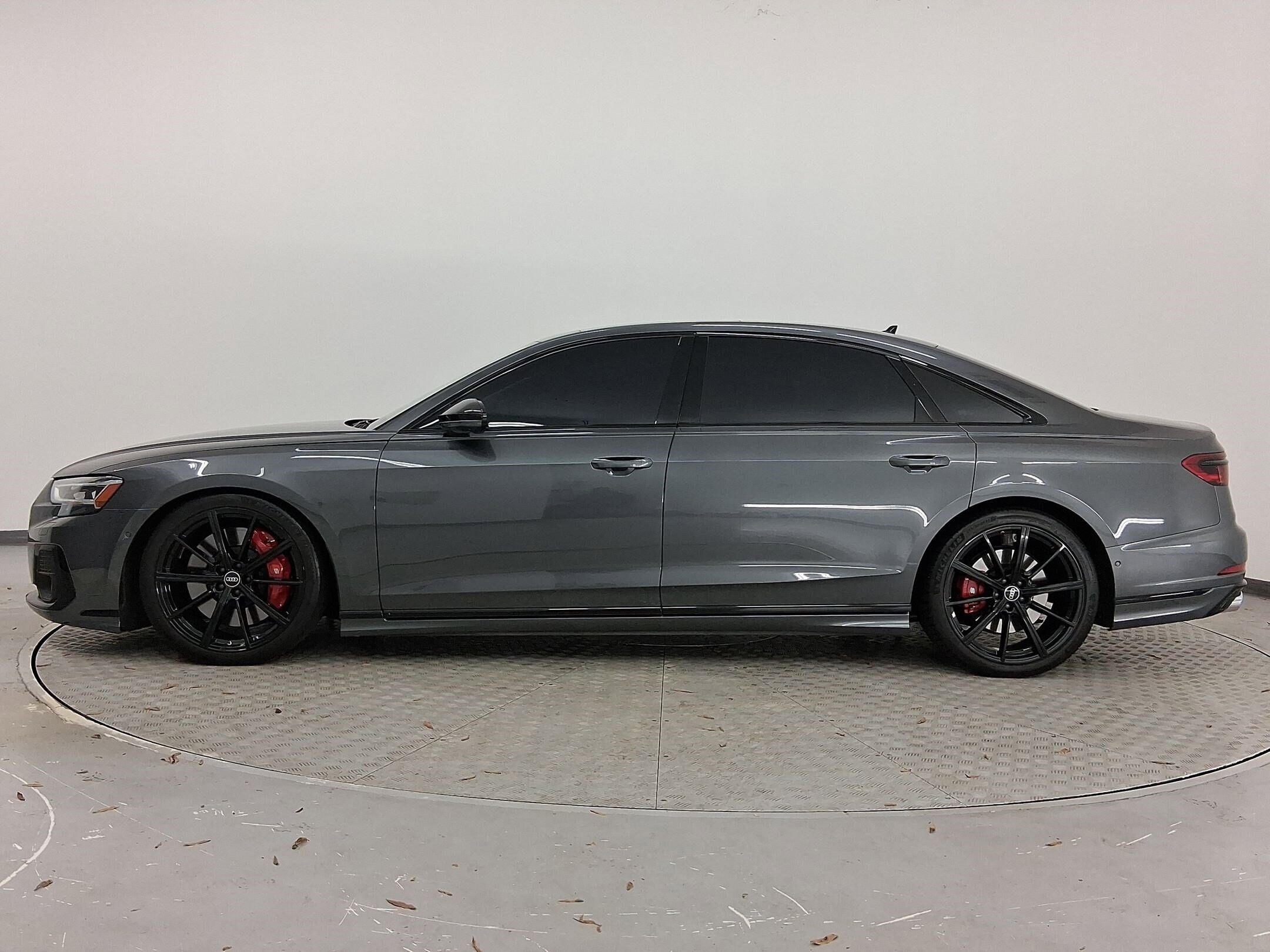 2023 Audi S8 Plus photo 2