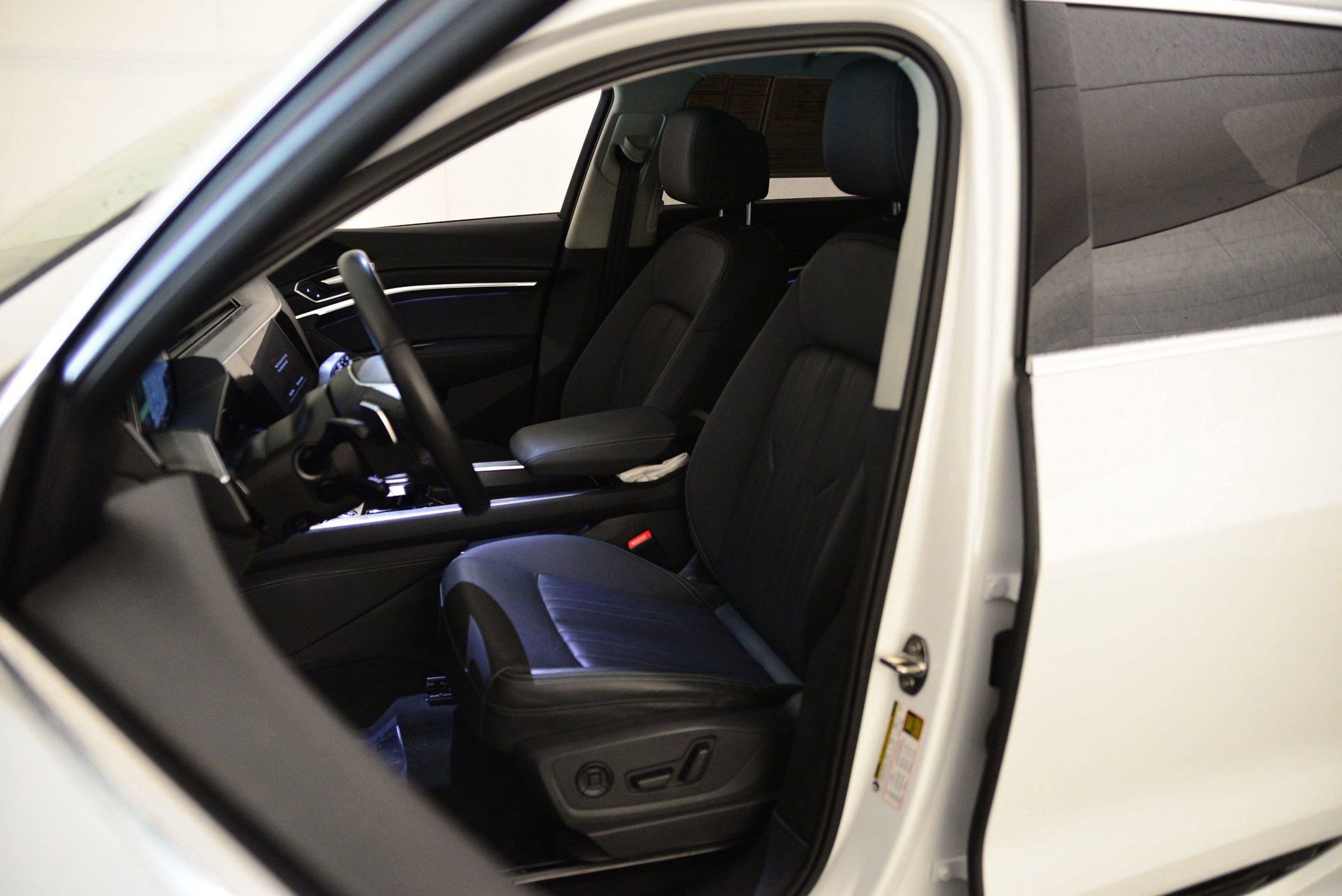 2024 Audi Q8 E-tron Premium Plus photo 4