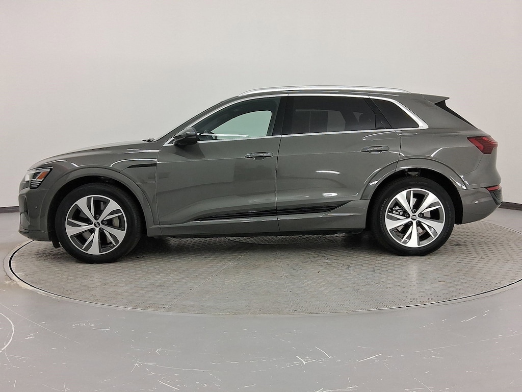 New 2024 Audi Q8 e-tron Premium Plus SUV