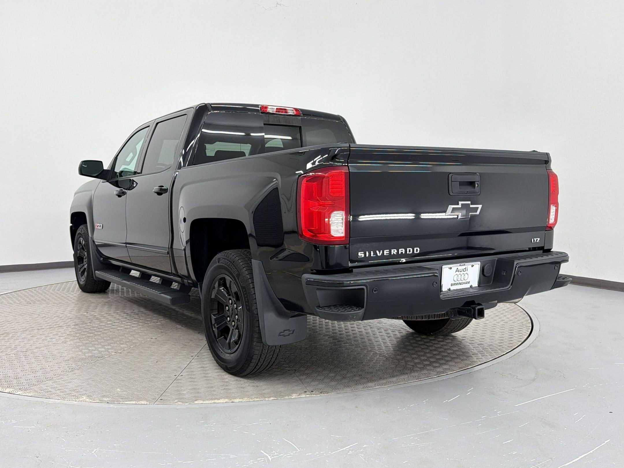 2017 Chevrolet Silverado 1500 LTZ photo 2