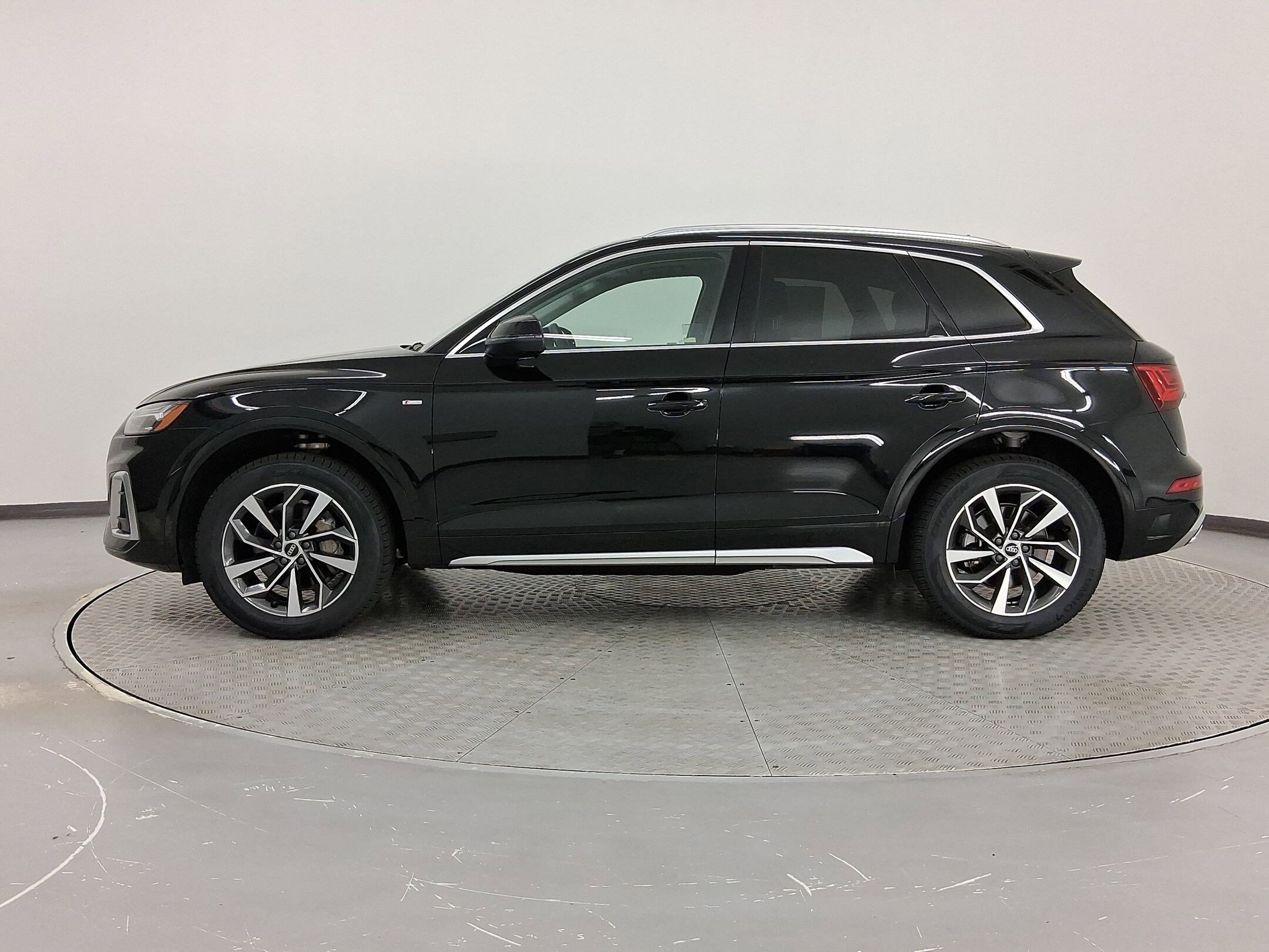 2023 Audi Q5 S line Premium Plus photo 2