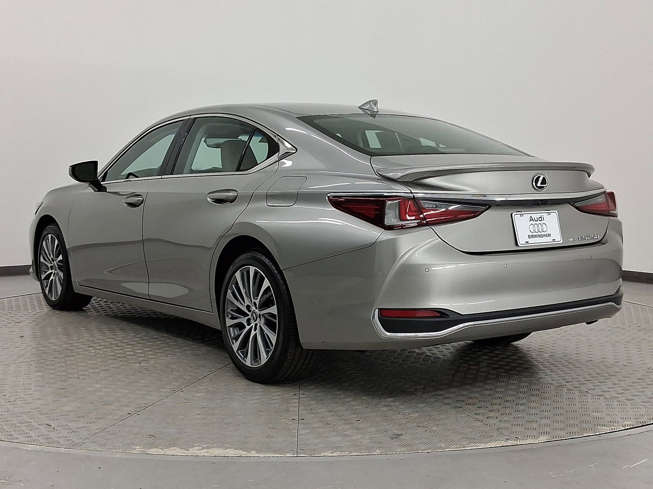 2021 Lexus ES 250 photo 3