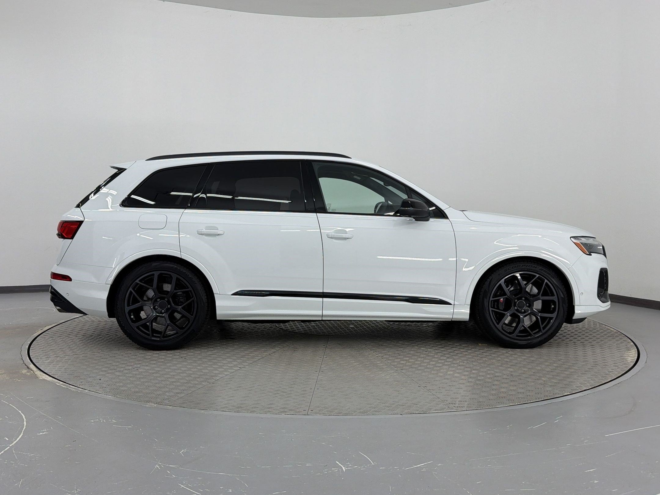 SQ7 Prestige SUV
