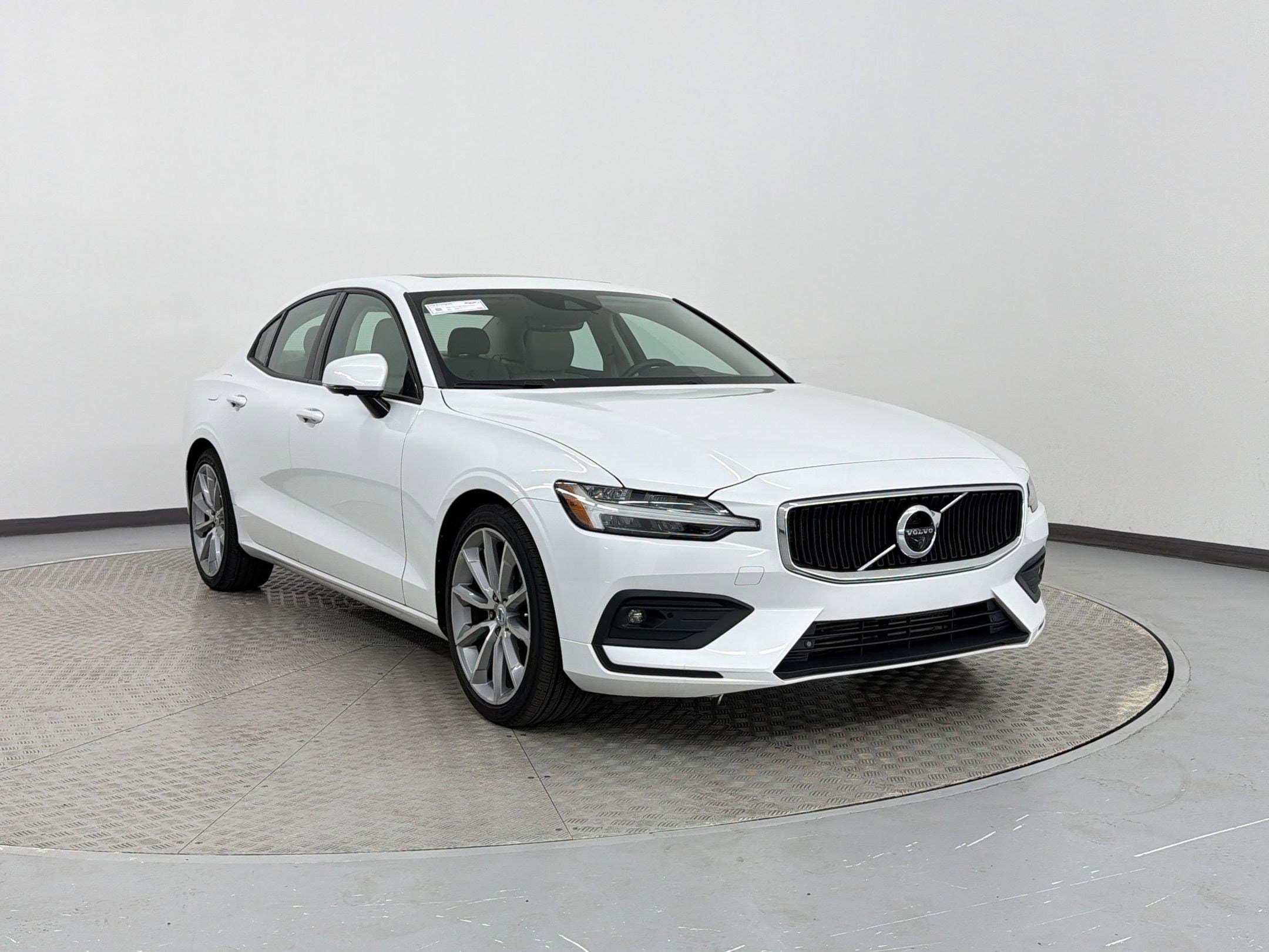 2021 Volvo S60 Momentum photo 6