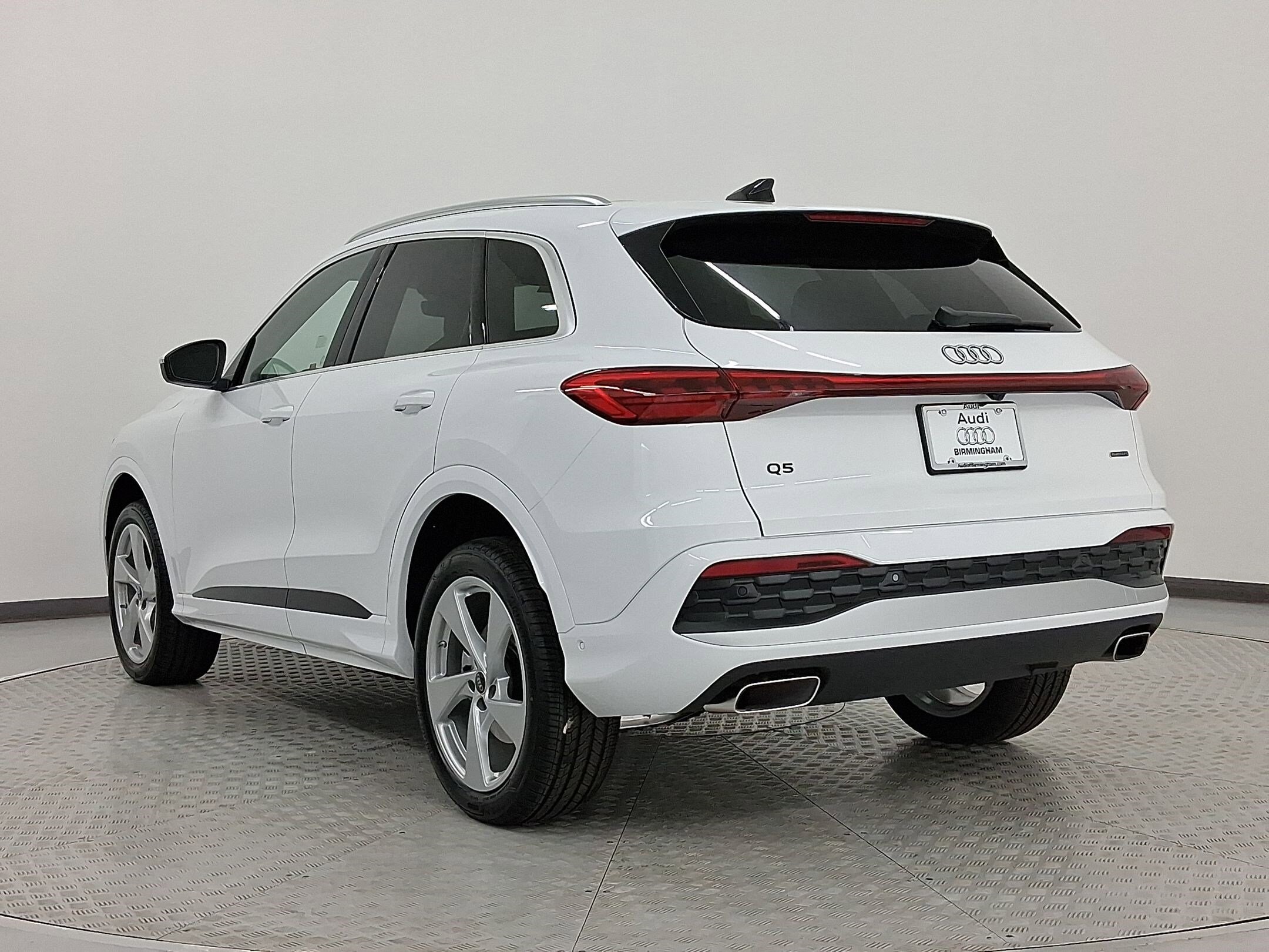 2025 Audi Q5 2.0T Premium Plus photo 3