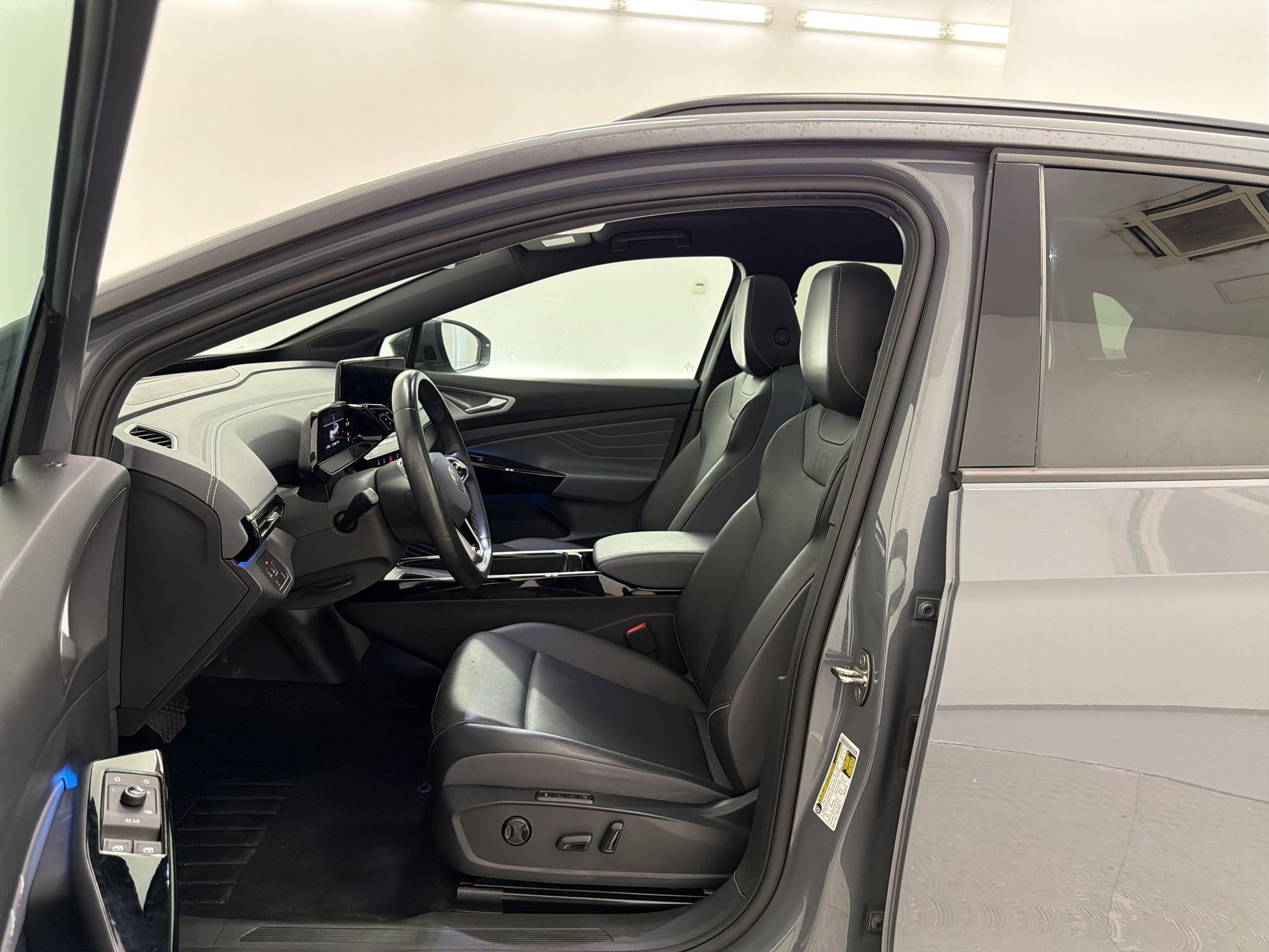 2023 Volkswagen ID.4 S photo 5