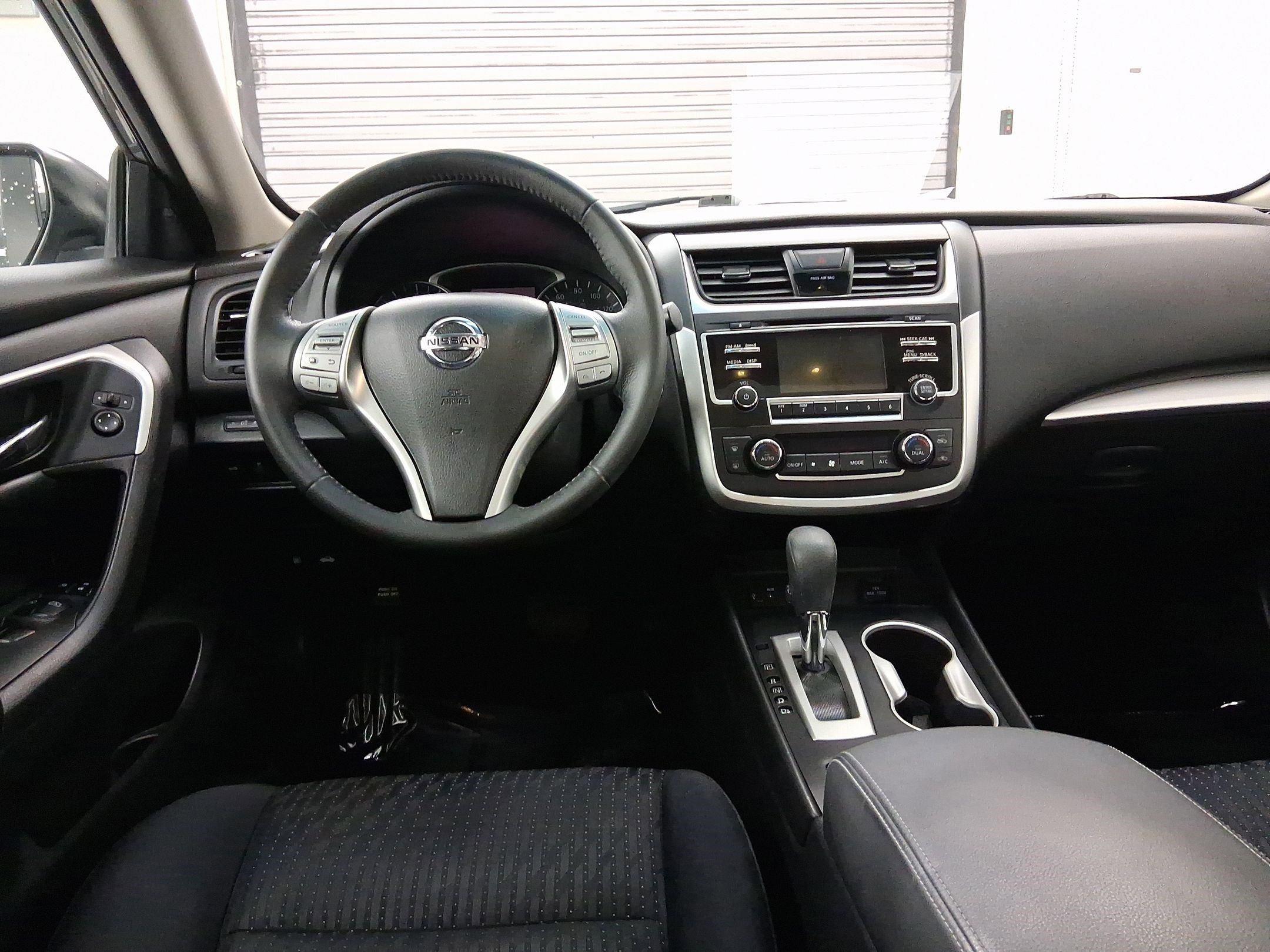 2017 Nissan Altima 2.5 SV photo 3