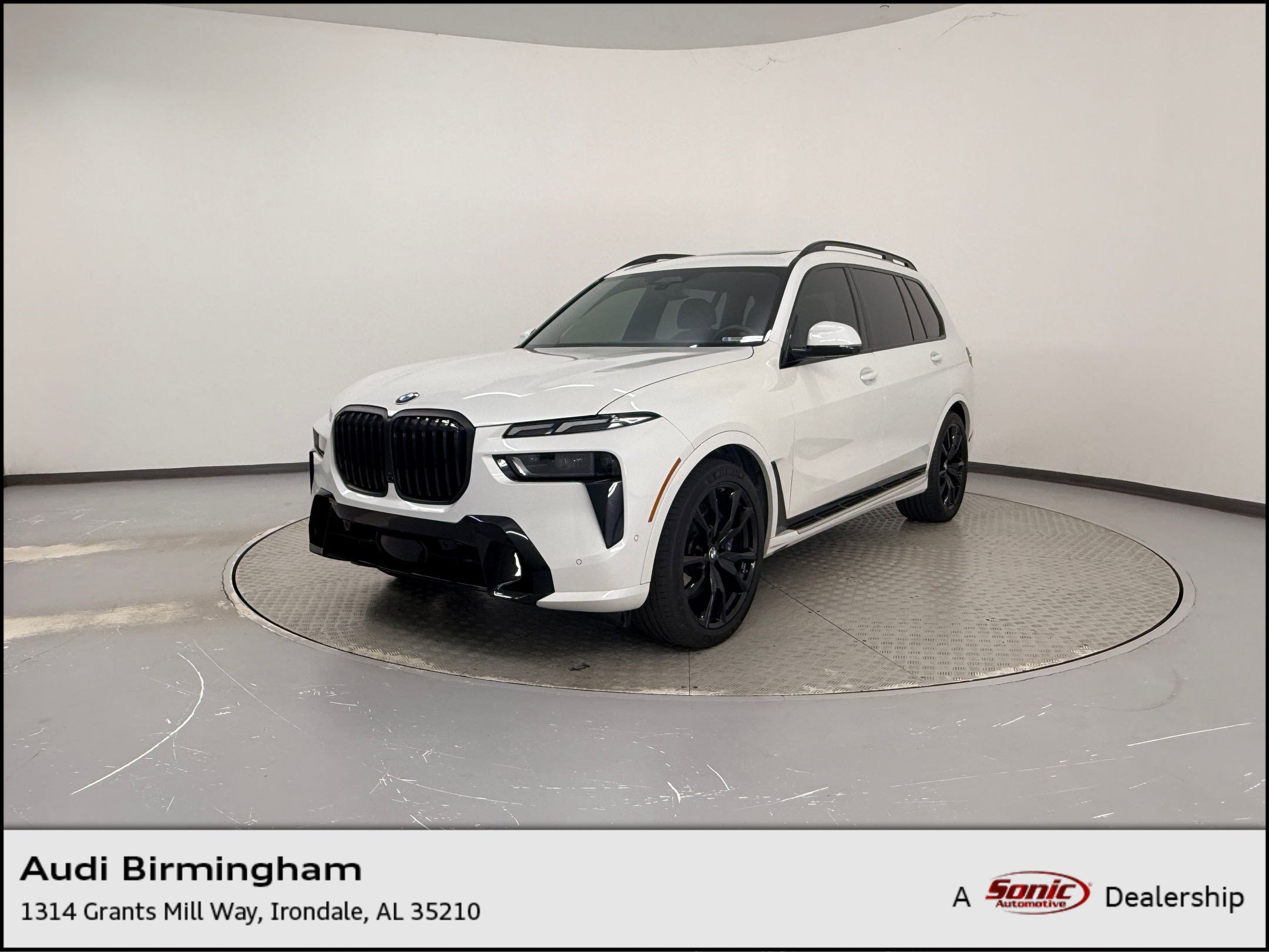 2023 BMW X7 xDrive40i's photo
