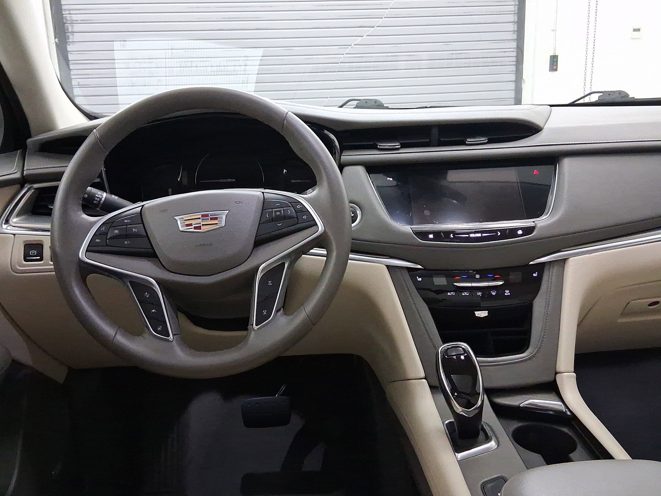 2017 Cadillac XT5 Luxury photo 4