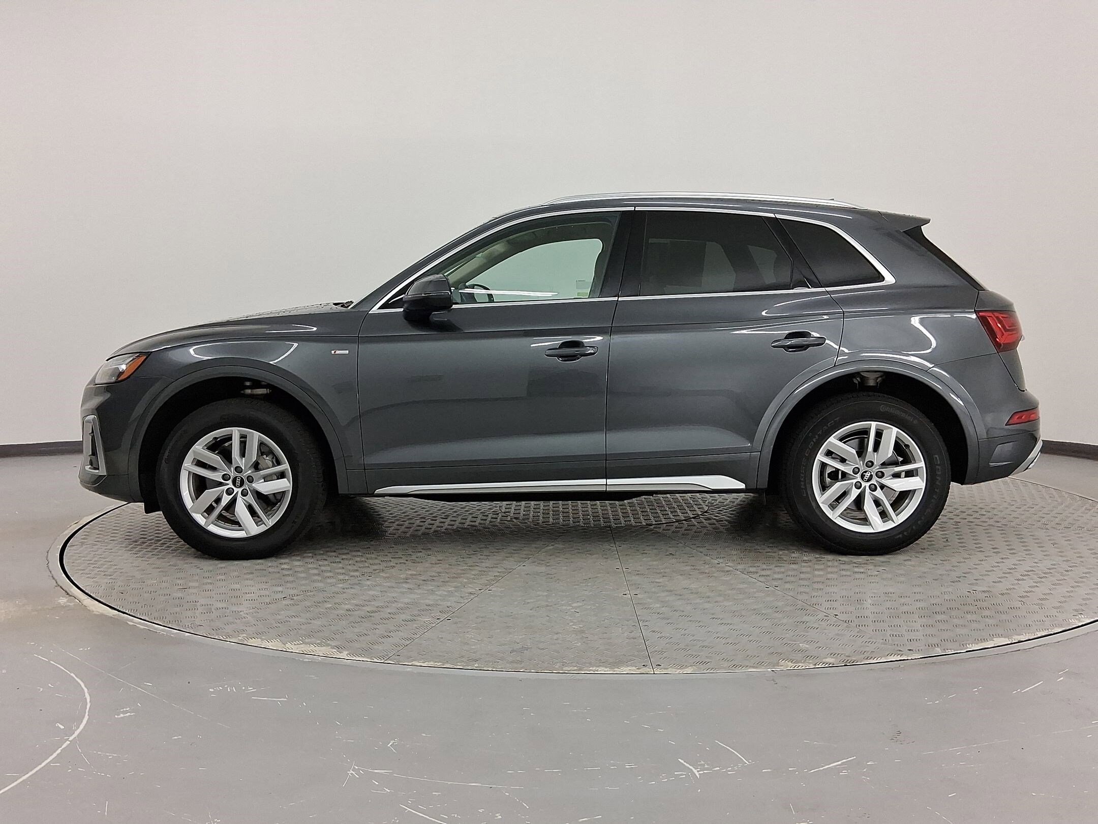 2022 Audi Q5 S line Premium photo 2