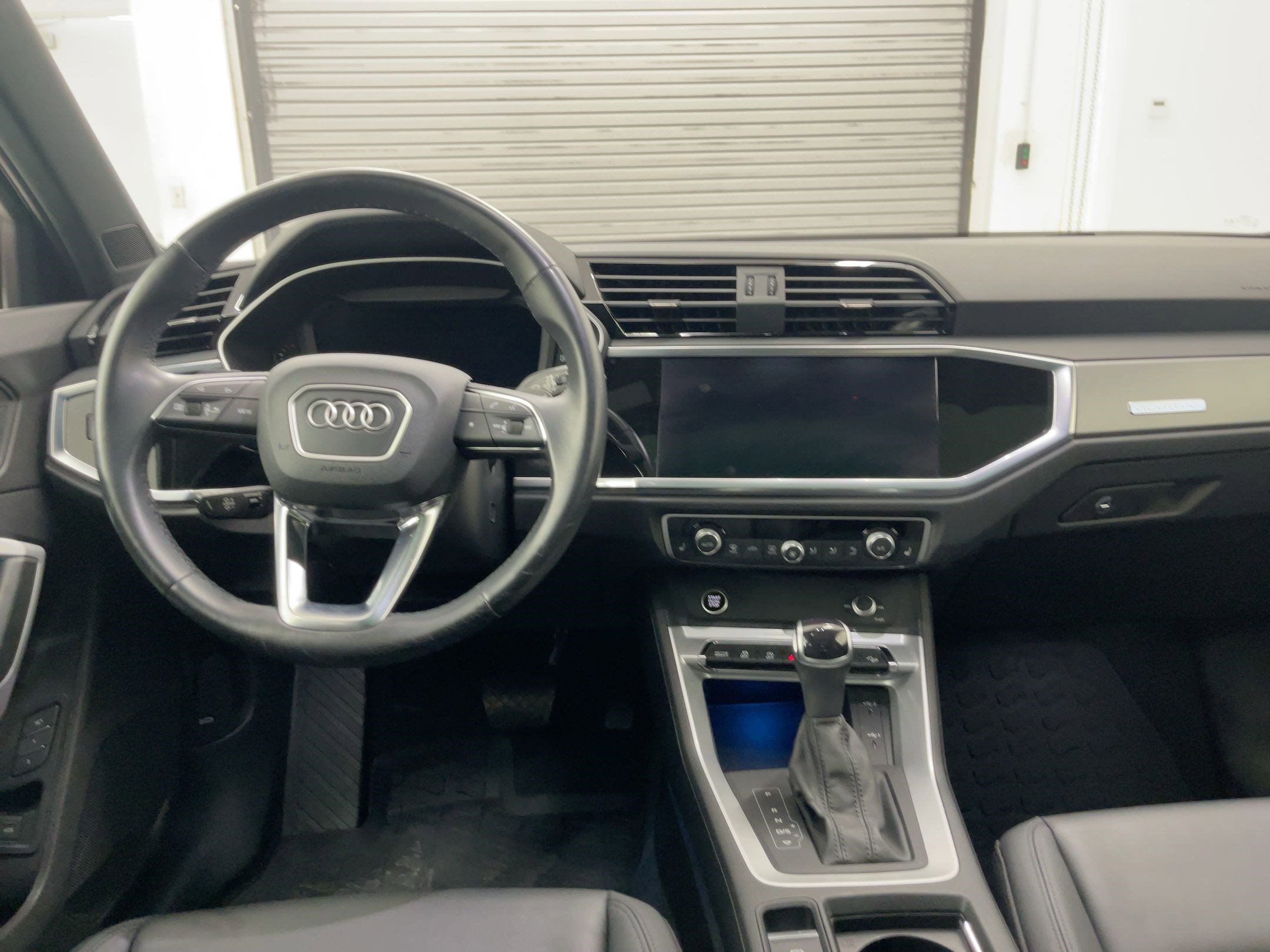 2022 Audi Q3 S line Premium Plus photo 3