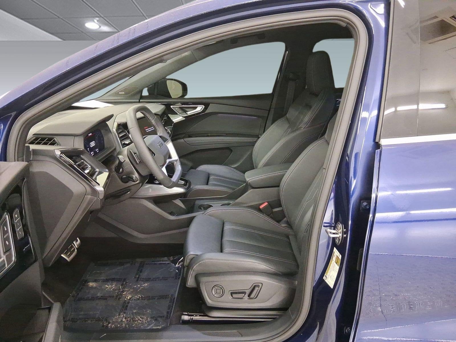 2025 Audi Q4 e-tron Premium Plus photo 4