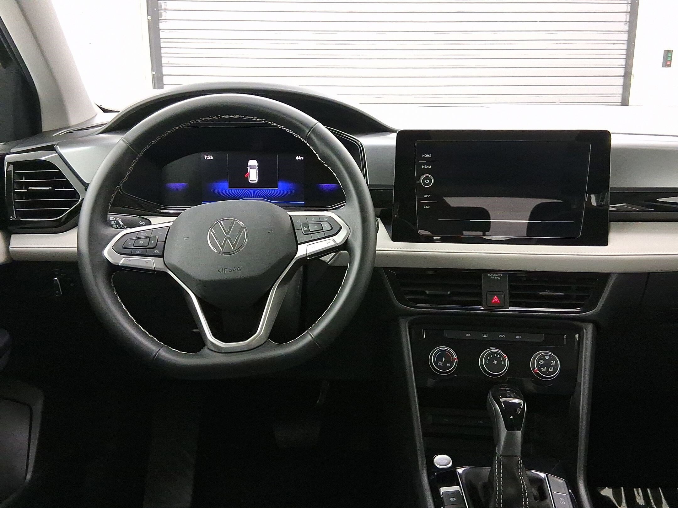 2025 Volkswagen Taos S photo 4