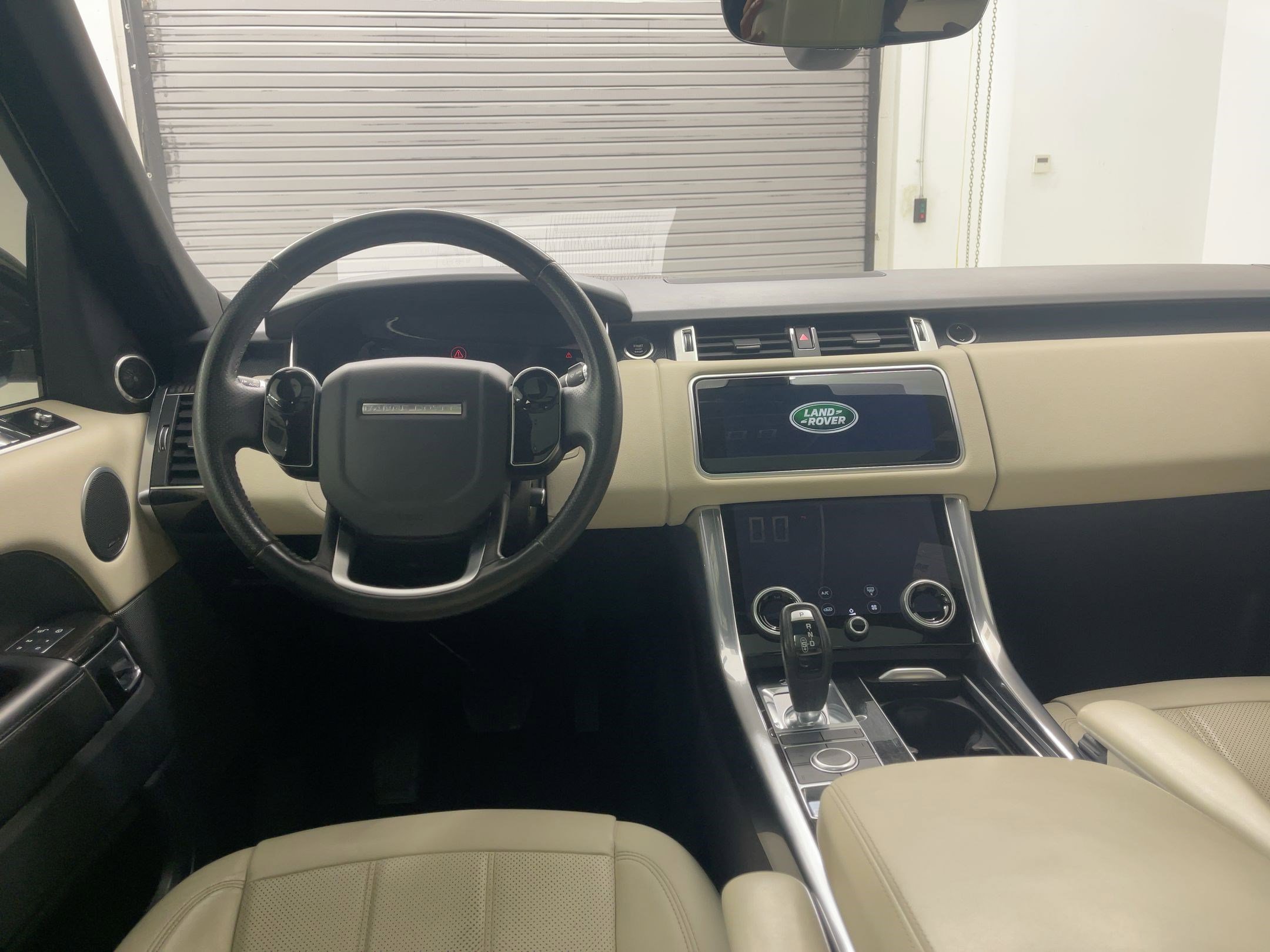 2019 Land Rover Range Rover Sport HSE photo 2