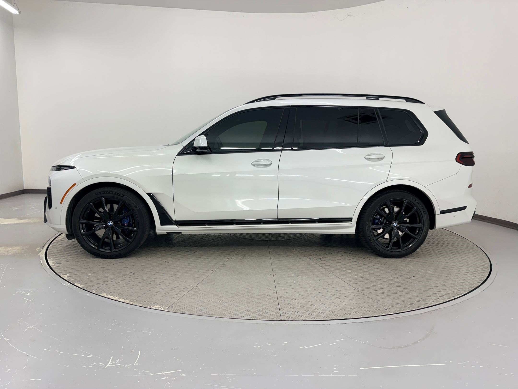 2023 BMW X7 xDrive40i photo 2