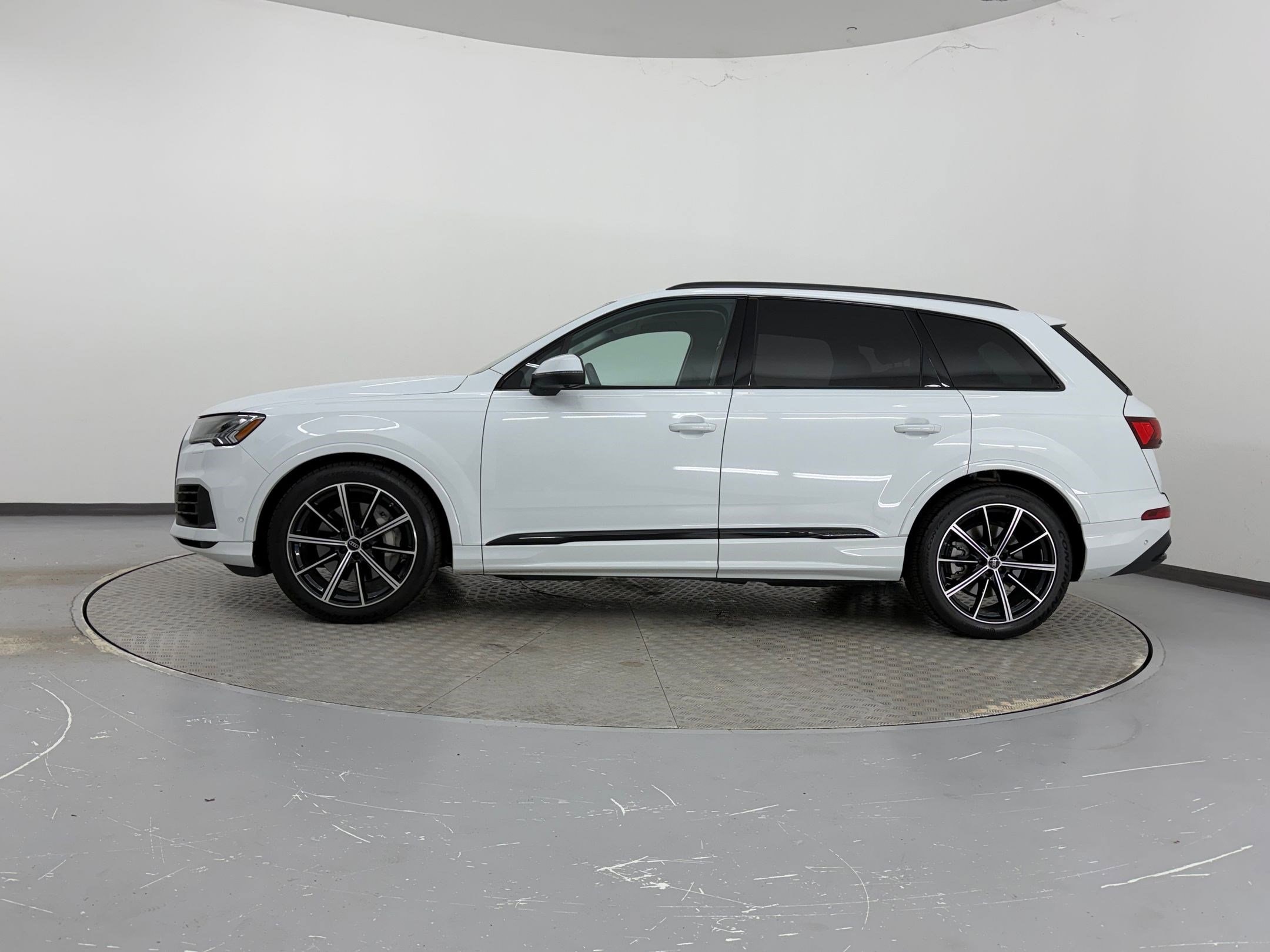 2024 Audi Q7 Prestige photo 2