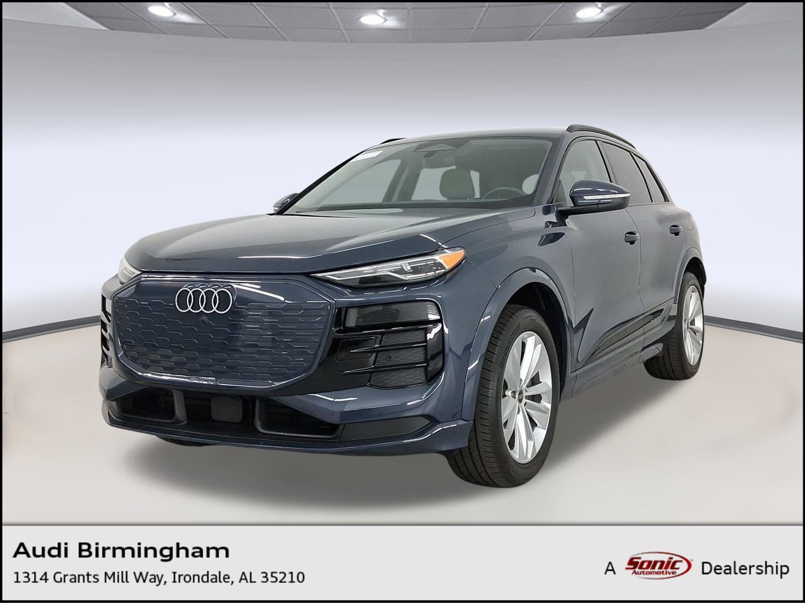 2025 Audi Q6 e-tron Premium's photo