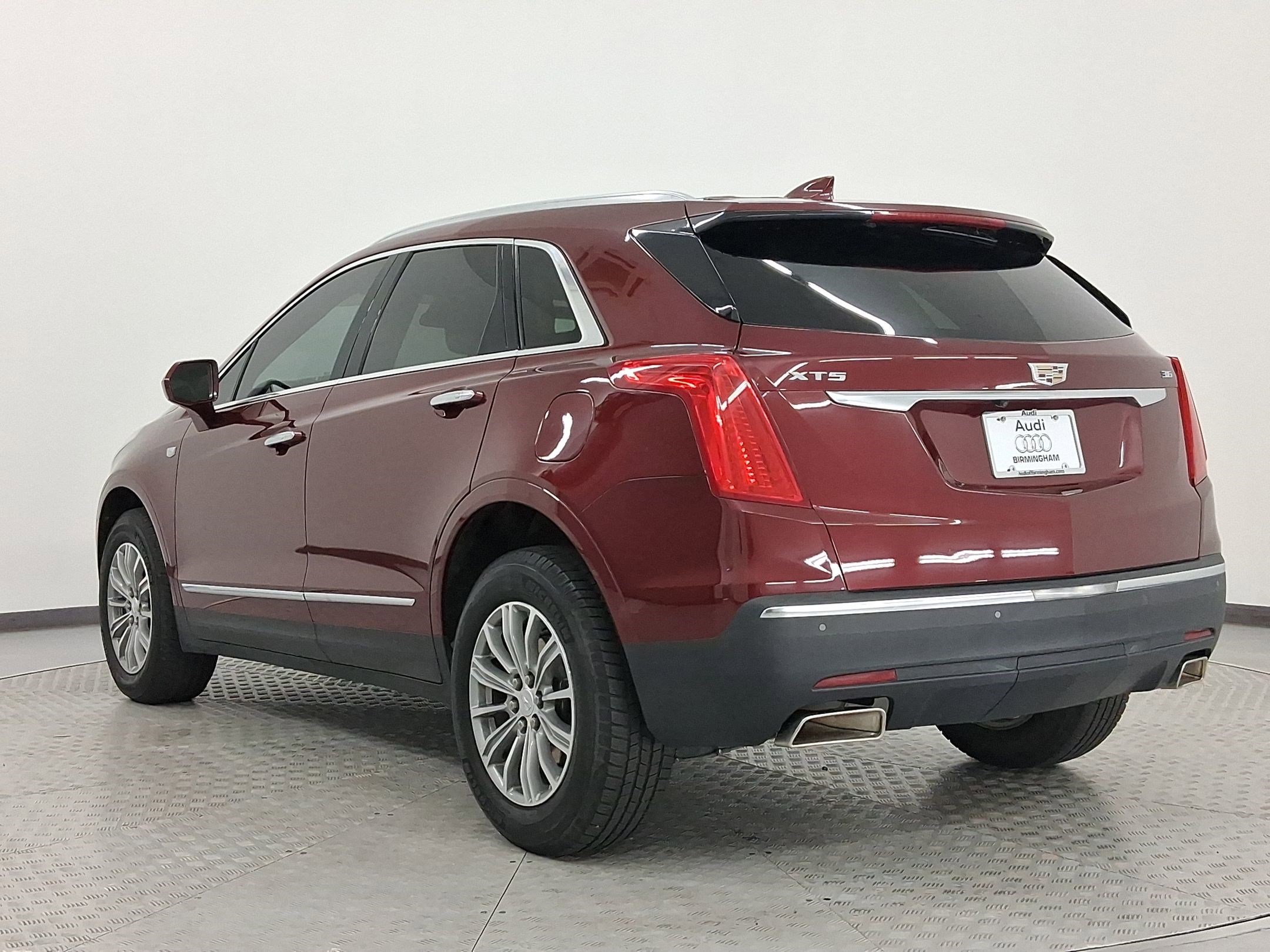 2017 Cadillac XT5 Luxury photo 3