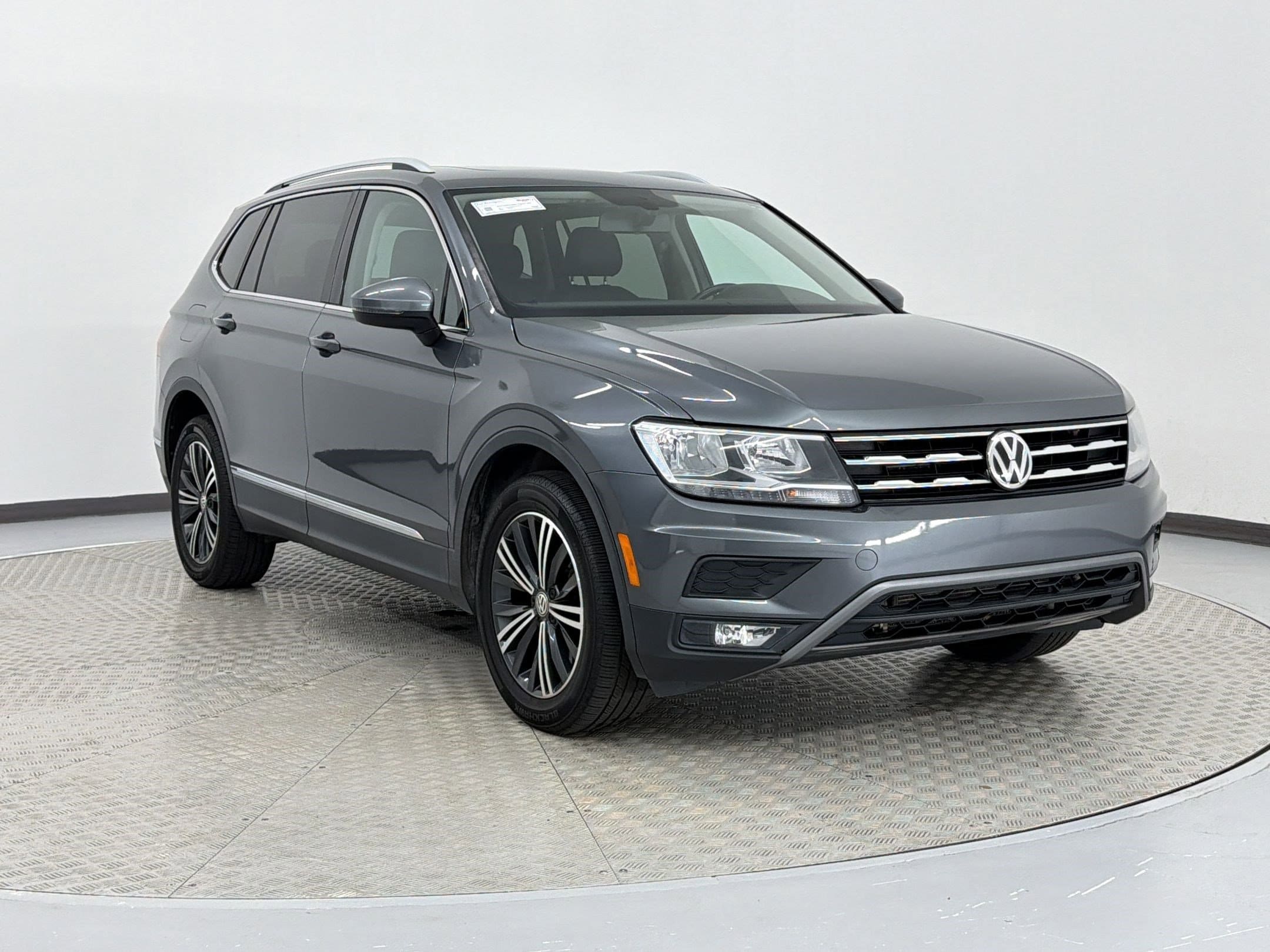 2018 Volkswagen Tiguan SEL photo 6