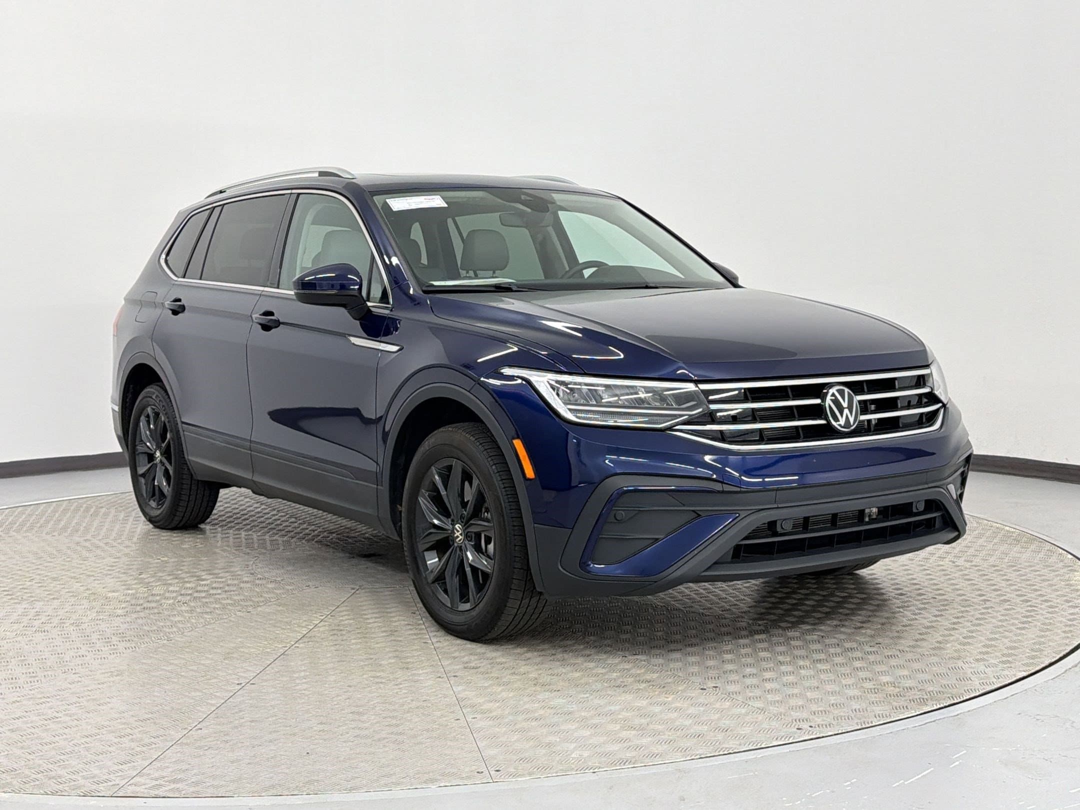 2024 Volkswagen Tiguan SE photo 6