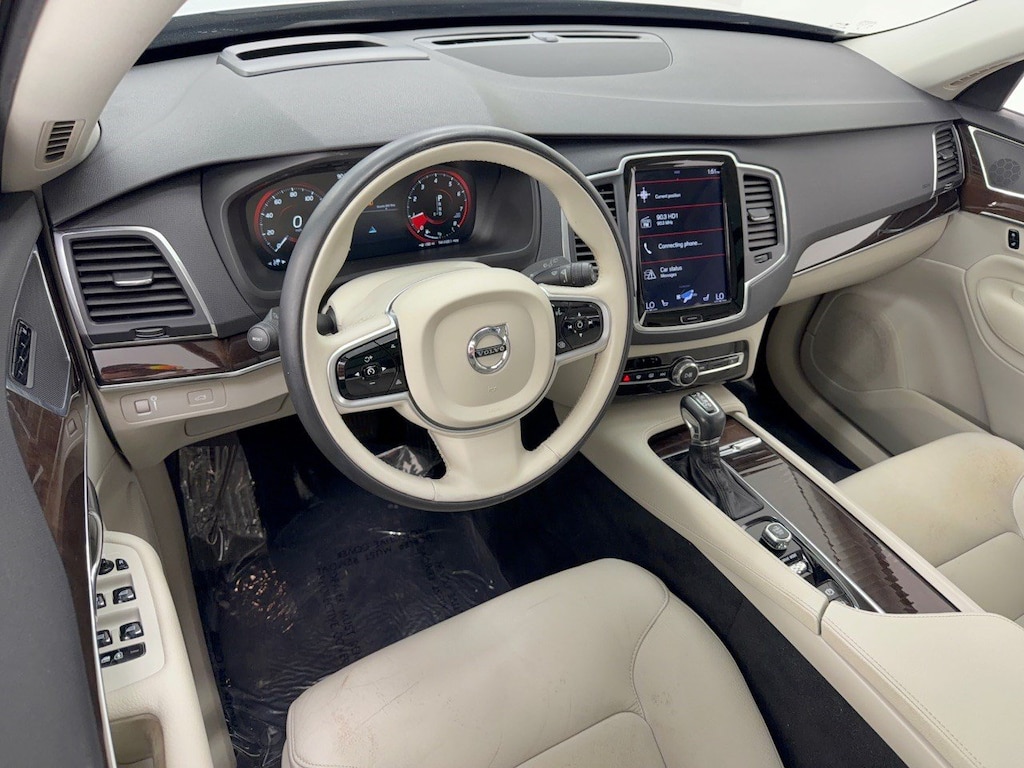 Used 2019 Volvo XC90 Momentum SUV