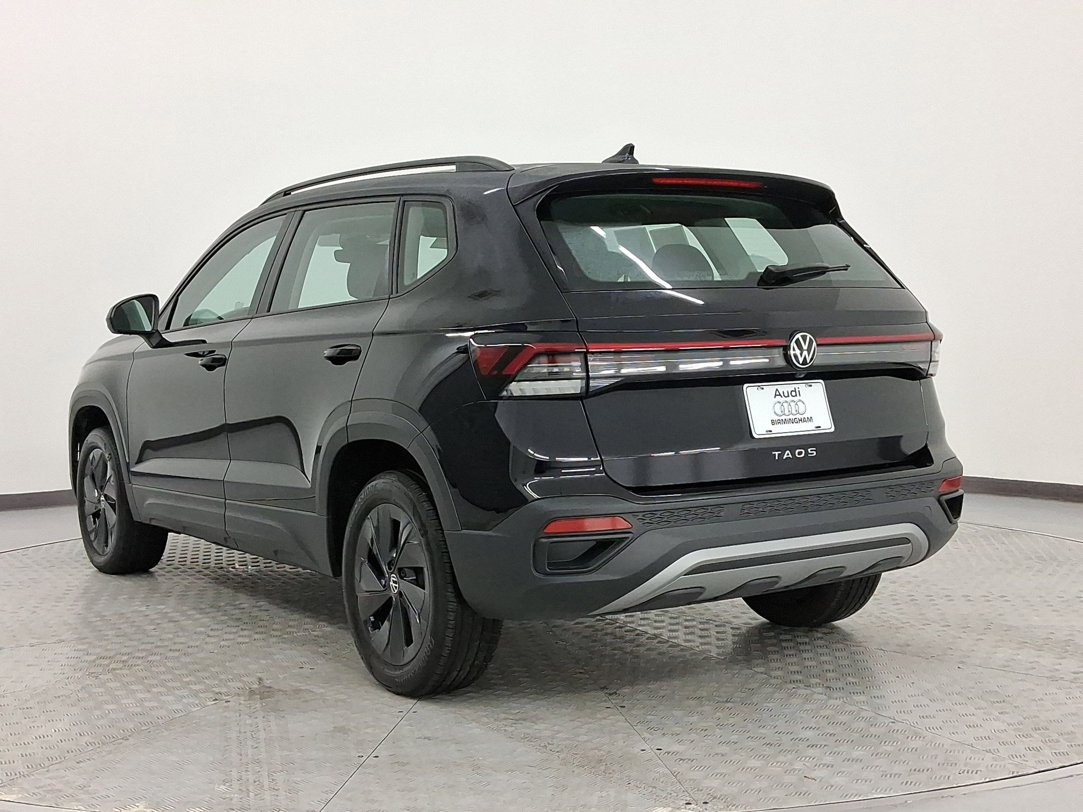 2025 Volkswagen Taos S photo 3
