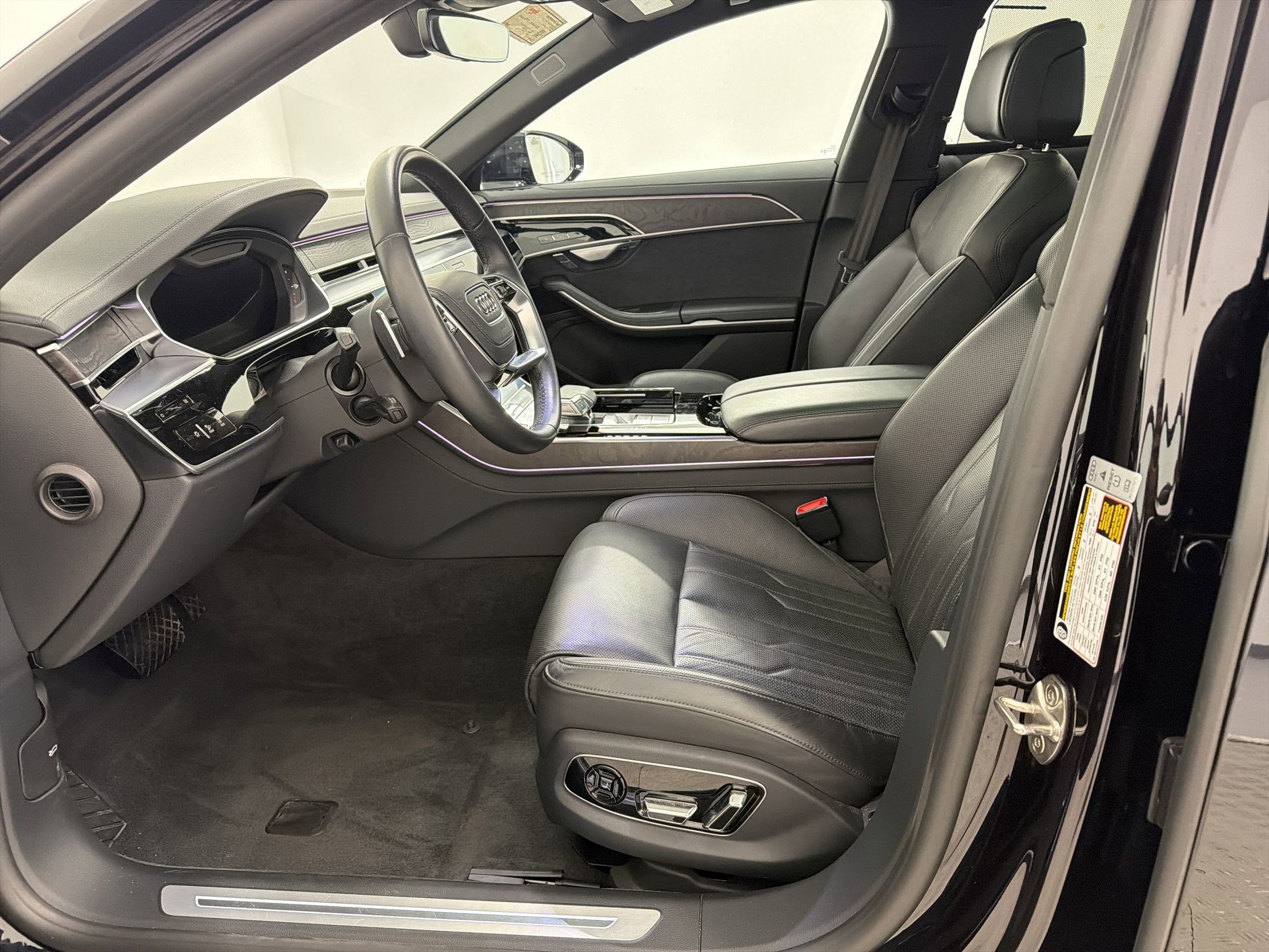 2024 Audi A8 L 55 TFSI quattro photo 4