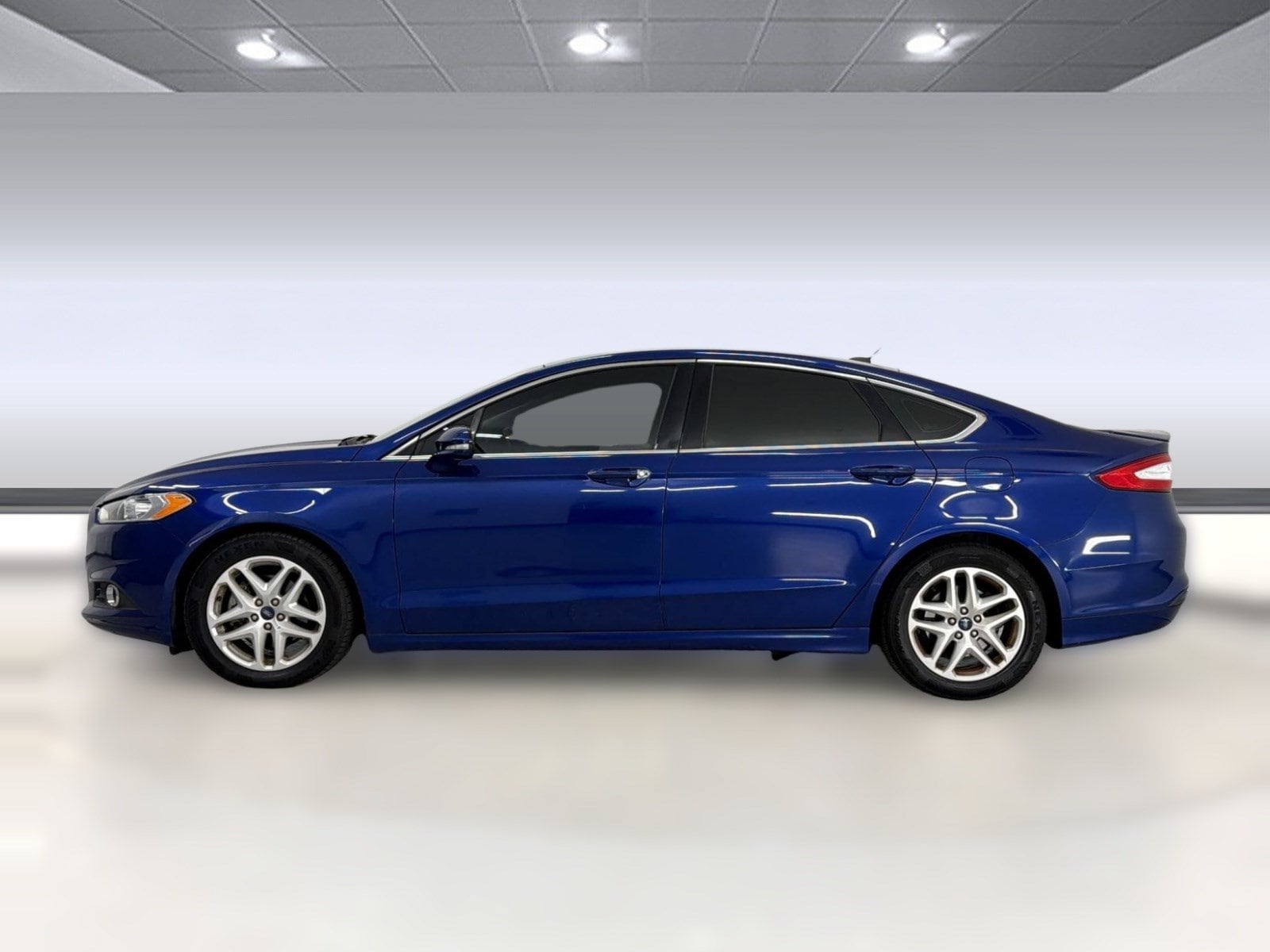 Fusion SE Sedan