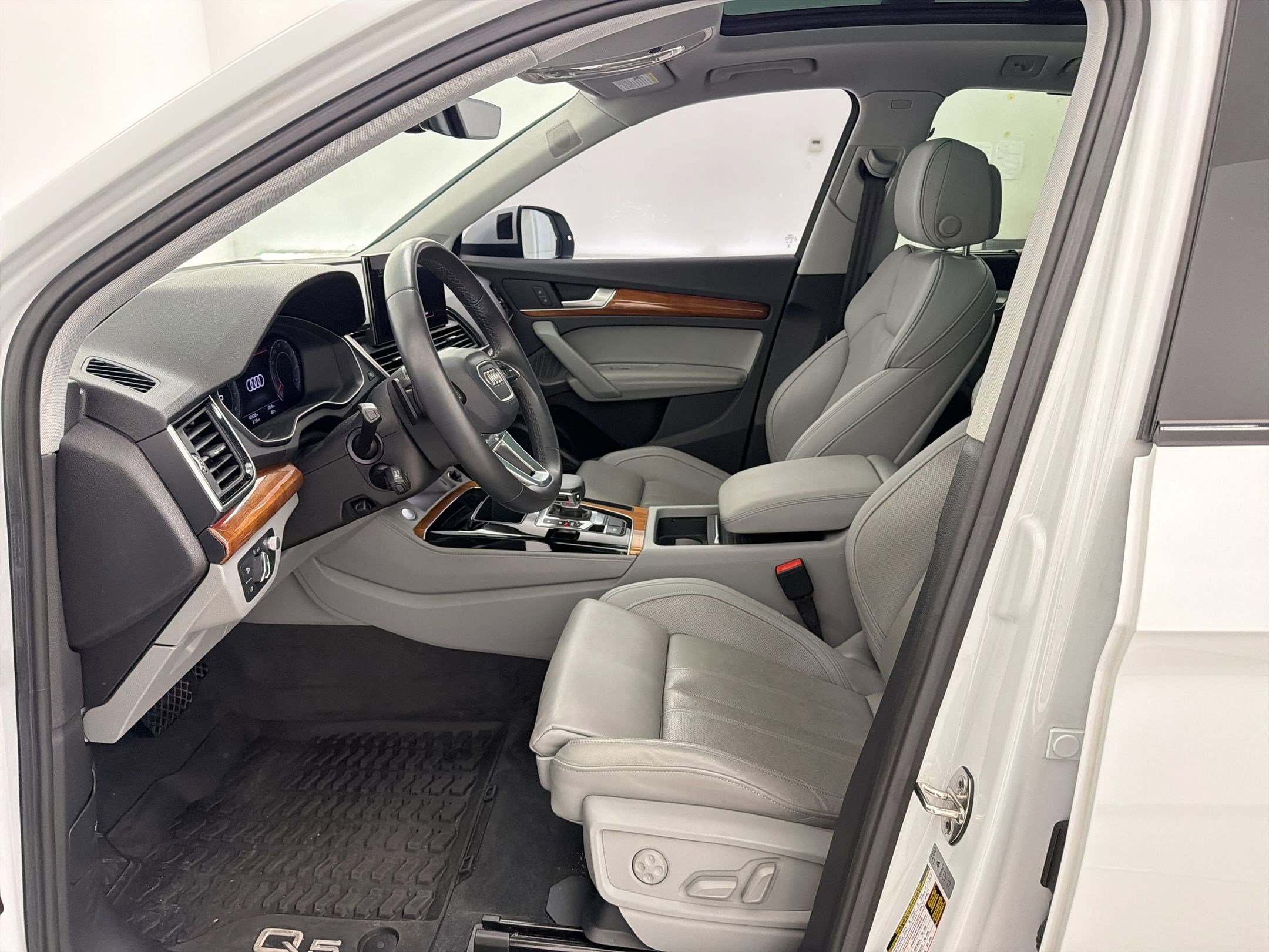 2023 Audi Q5 S line Prestige photo 4